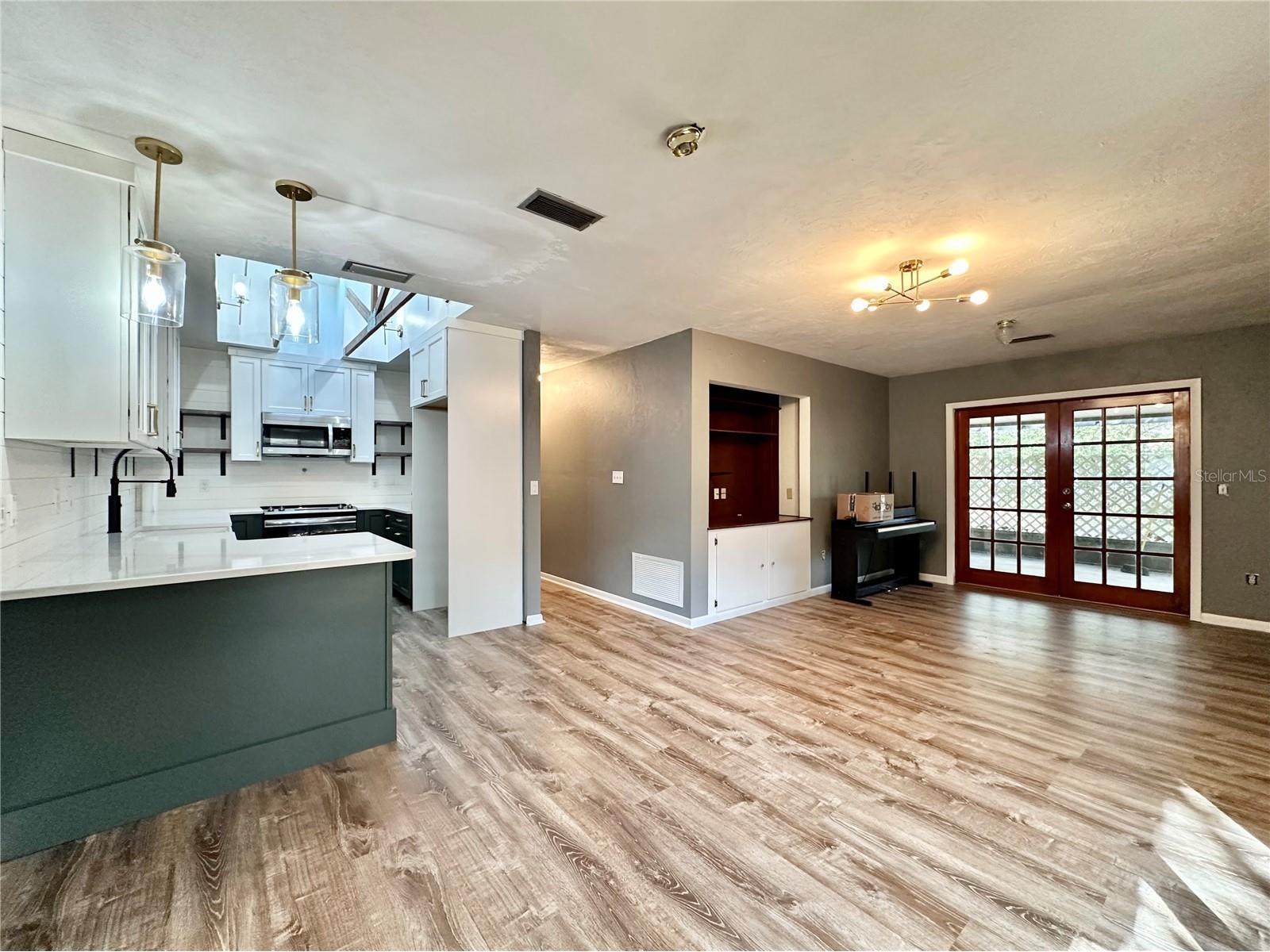 1629 NW 40th Terrace Gainesville FL 32605 OM720137 image3