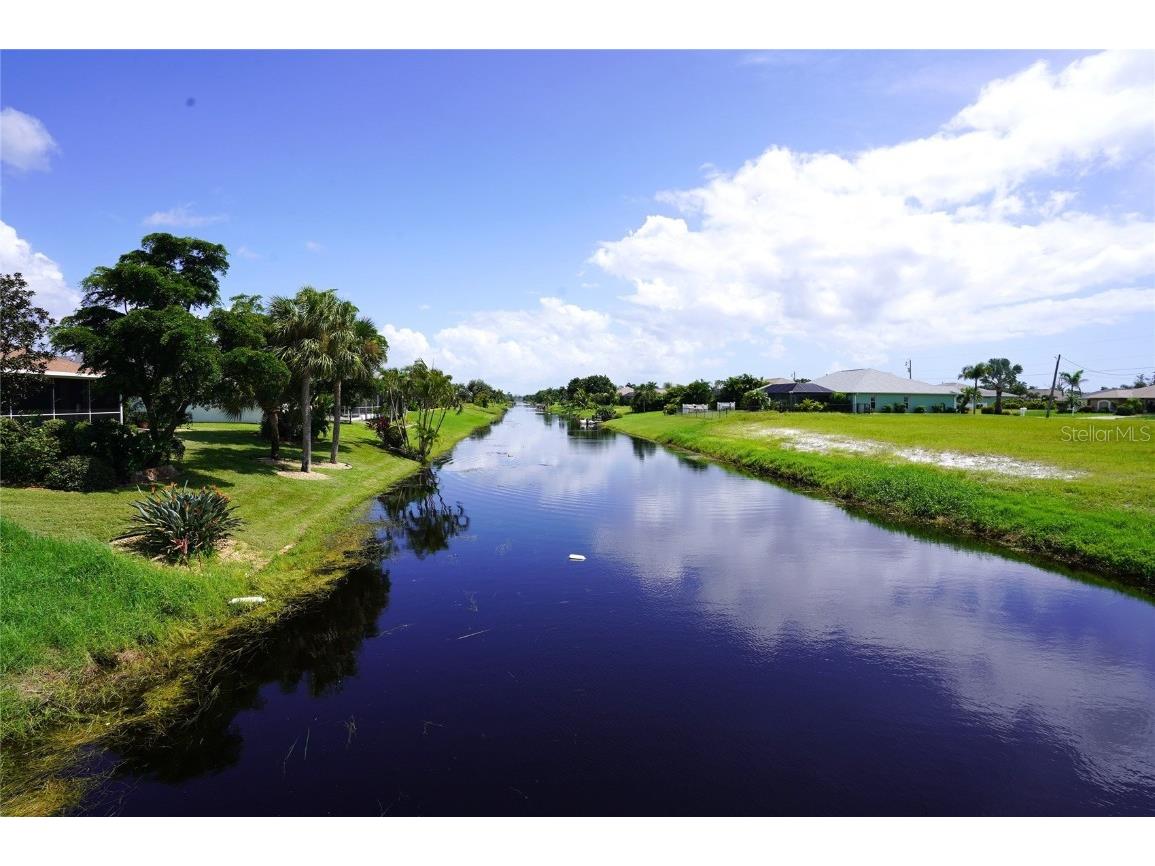 163 Medalist Road Rotonda West FL 33947 C7497723 image1