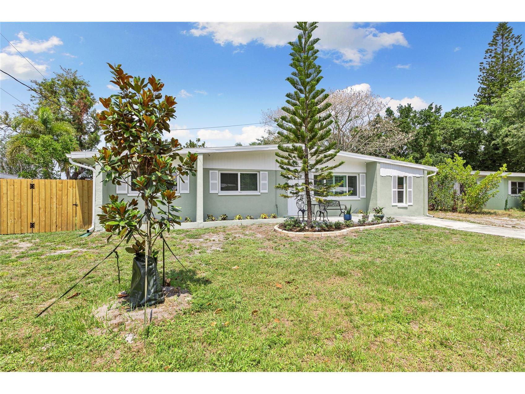 163 Sunway Avenue Sarasota FL 34237 A4664229 image1