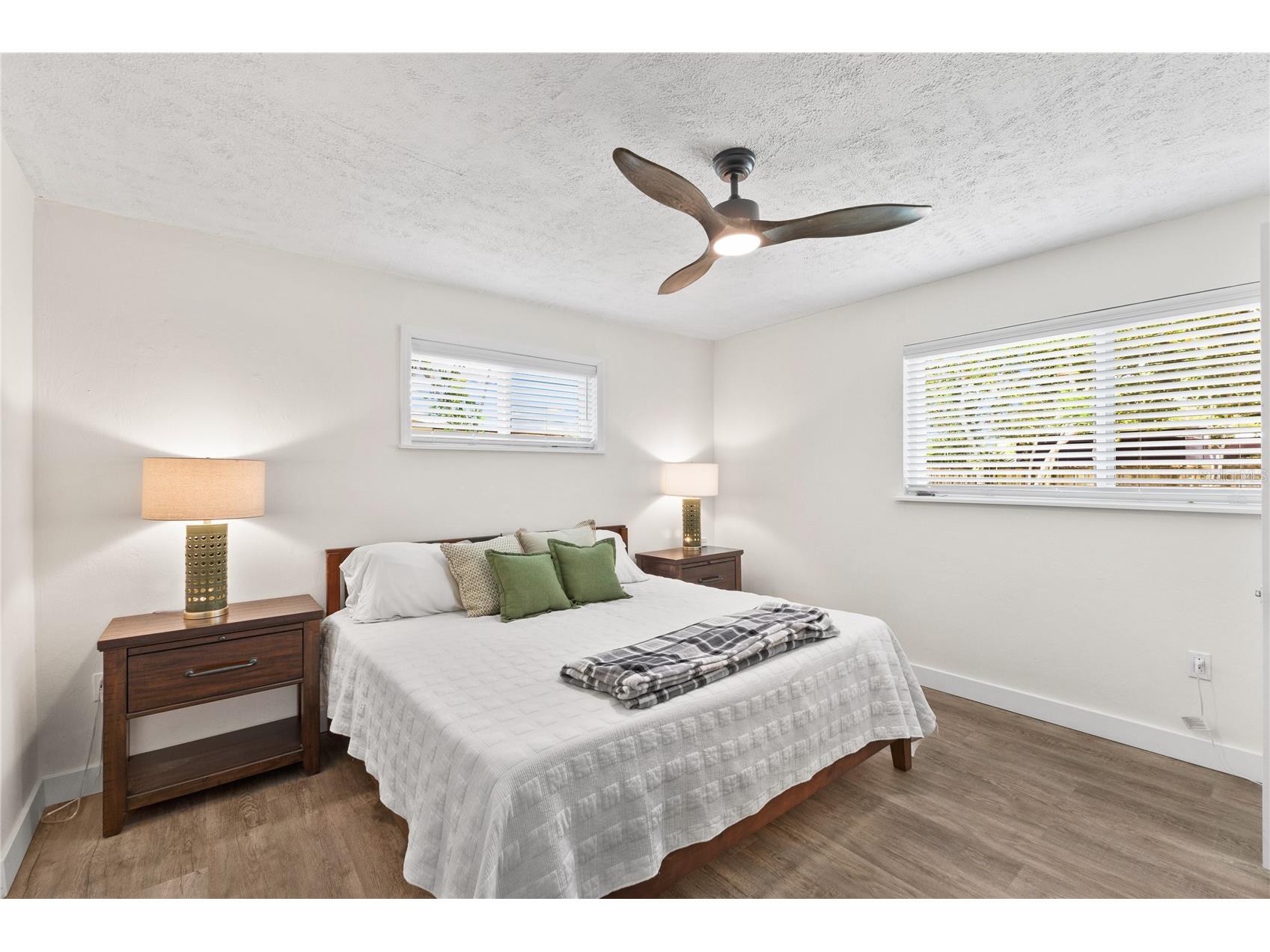 163 Sunway Avenue Sarasota FL 34237 A4664229 image19