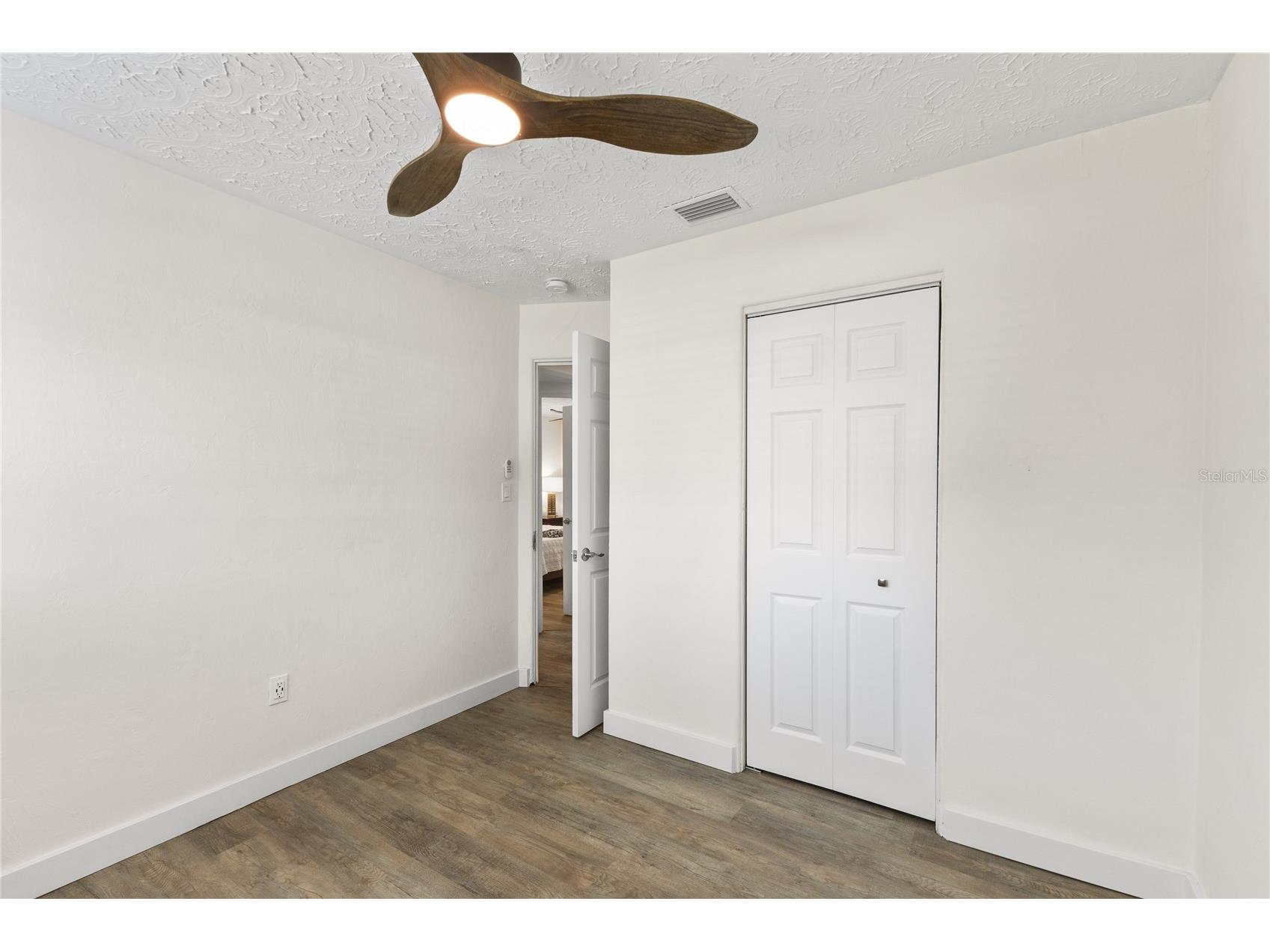 163 Sunway Avenue Sarasota FL 34237 A4664229 image23