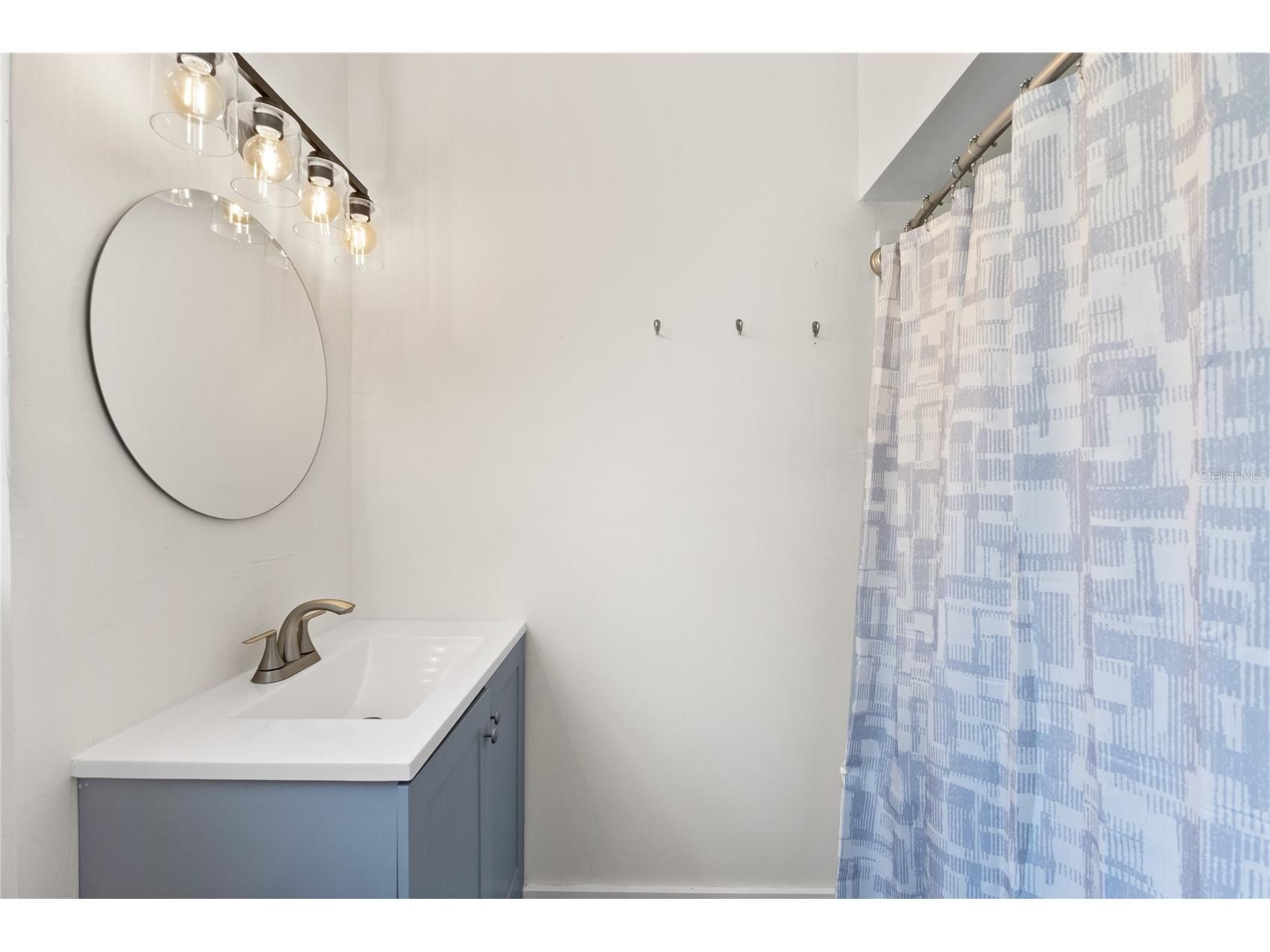 163 Sunway Avenue Sarasota FL 34237 A4664229 image24