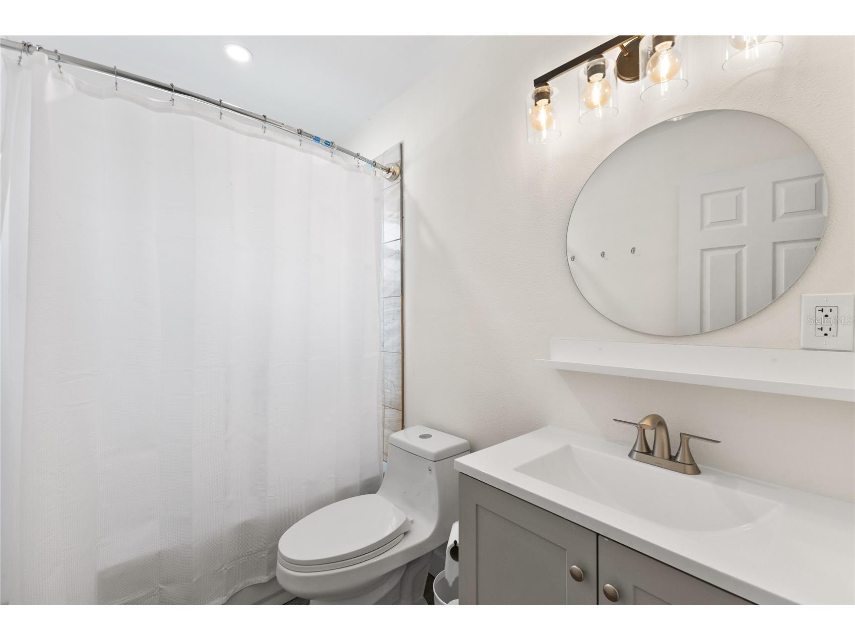 163 Sunway Avenue Sarasota FL 34237 A4664229 image25