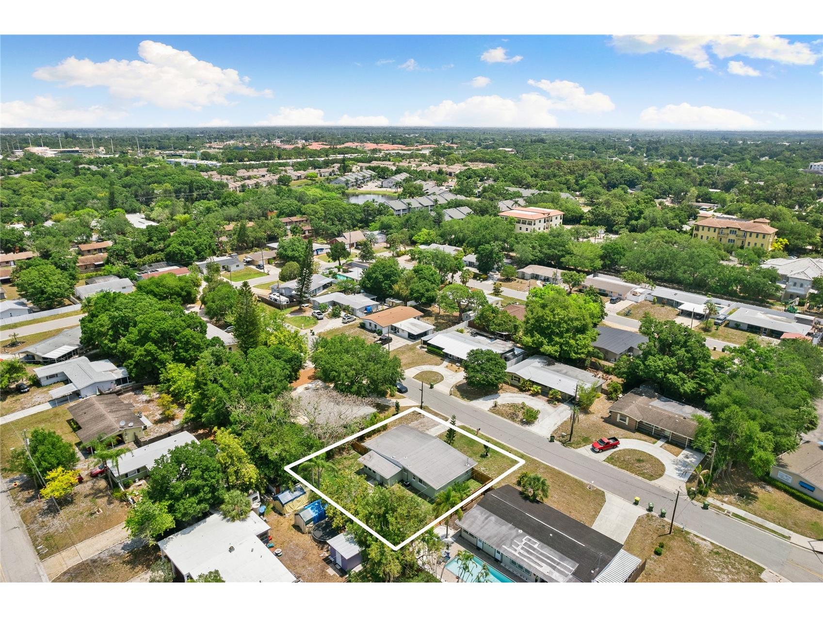 163 Sunway Avenue Sarasota FL 34237 A4664229 image28