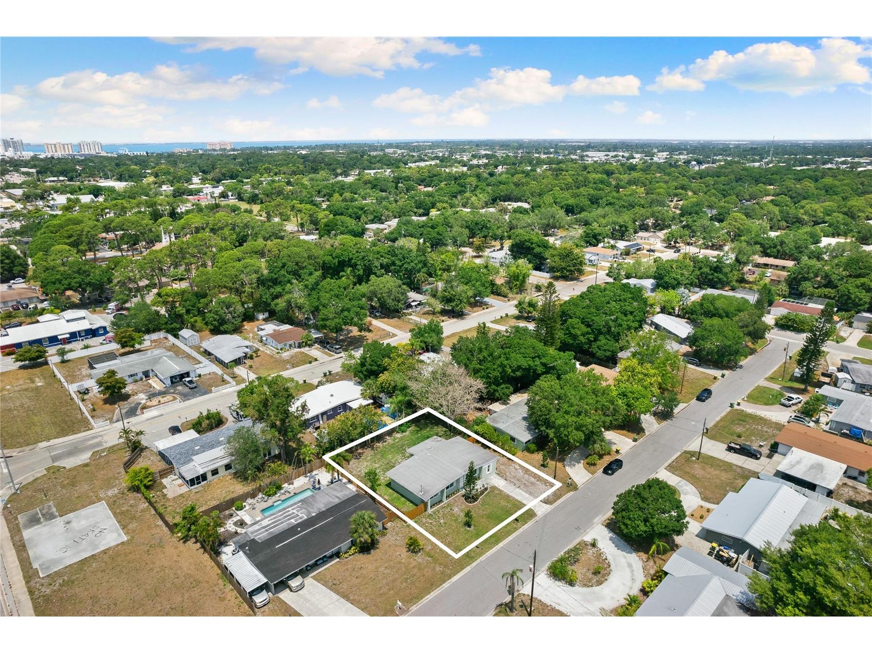 163 Sunway Avenue Sarasota FL 34237 A4664229 image29