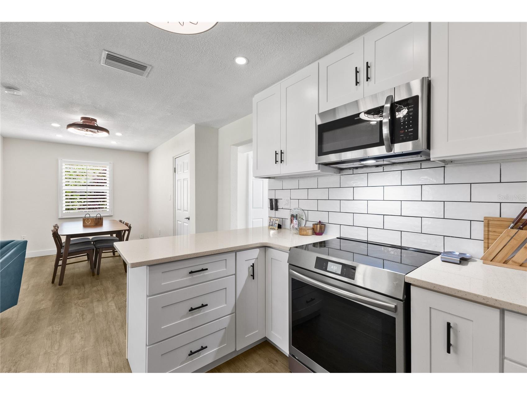 163 Sunway Avenue Sarasota FL 34237 A4664229 image8