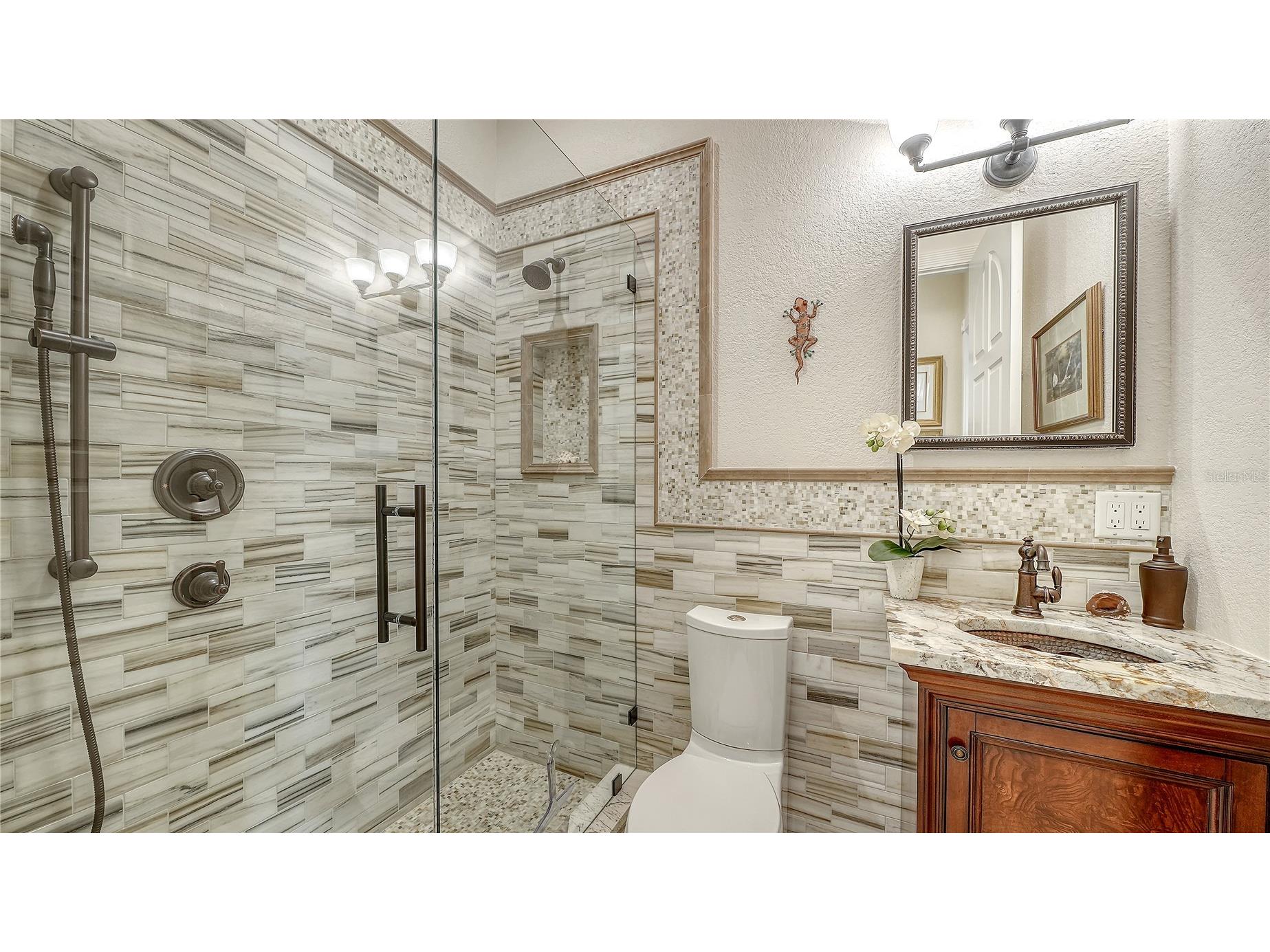 1630 Assisi Drive #18 Sarasota FL 34231 A4695360 image19