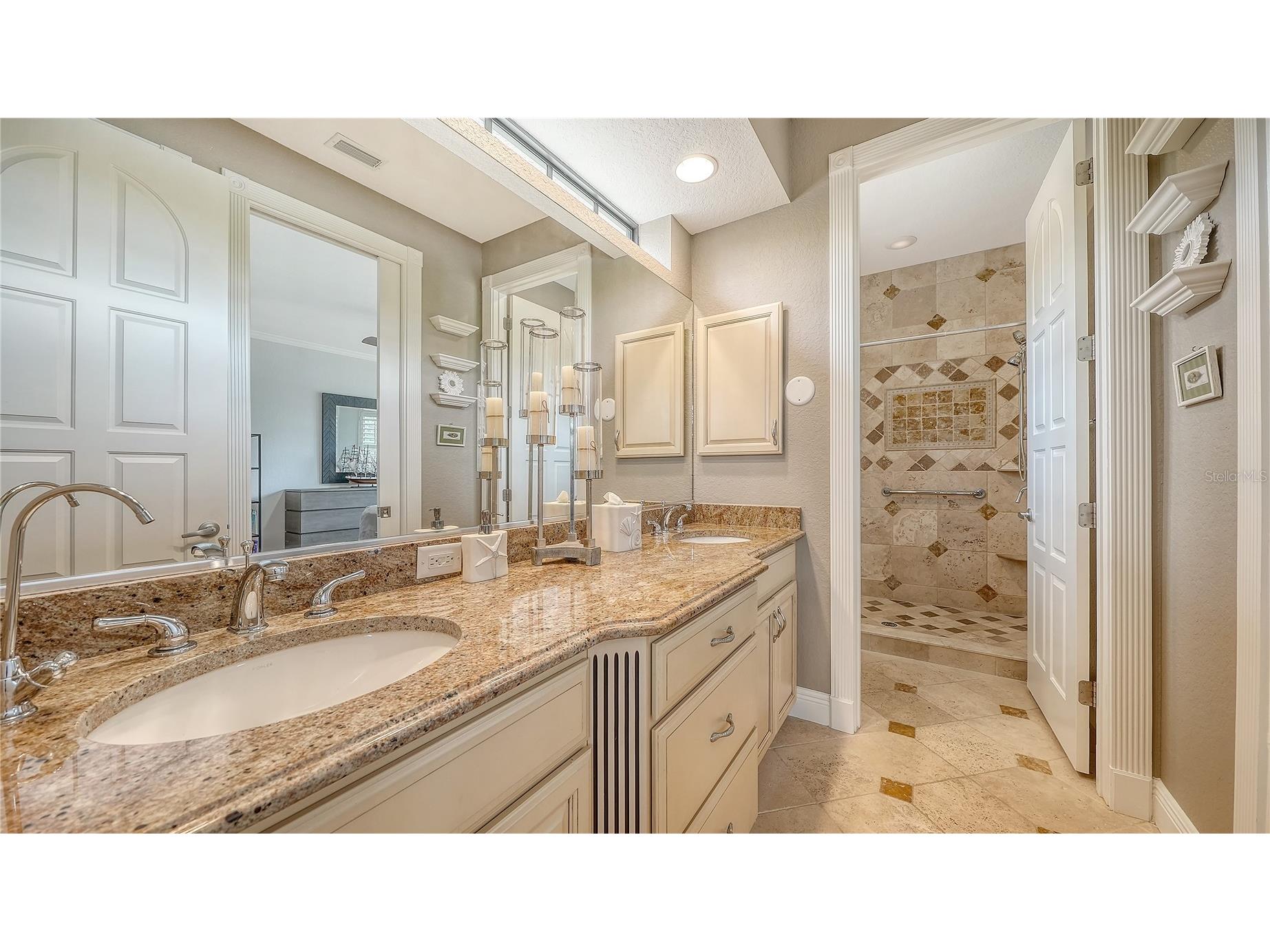 1630 Assisi Drive #18 Sarasota FL 34231 A4695360 image28