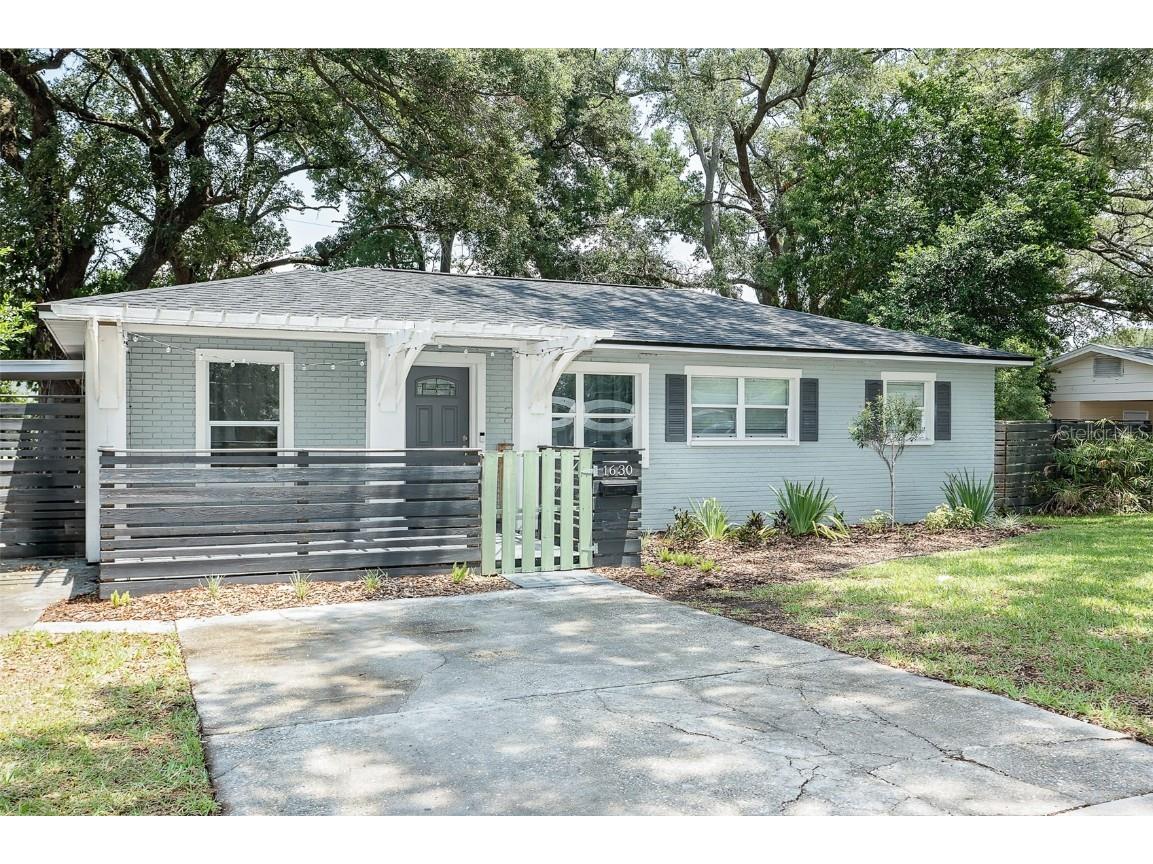 1630 Crystal Lake Drive Lakeland FL 33801 L4945167 image1