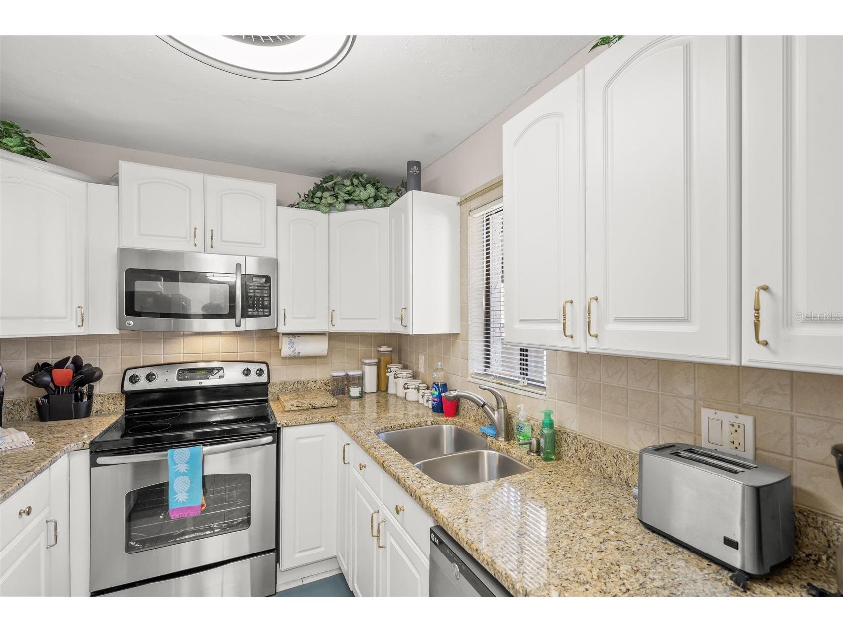 1630 Stickney Point Road #101 Sarasota FL 34231 - INTERCOASTAL WATERWAY A4687288 image6