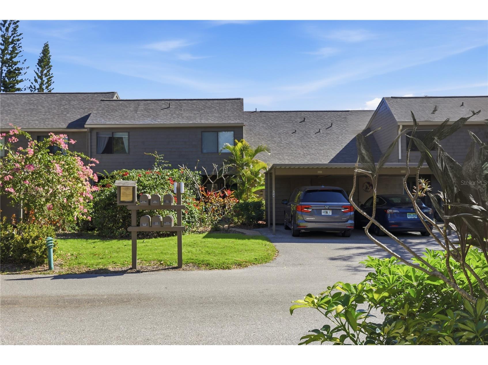 1630 Treehouse Circle #TR104 Sarasota FL 34231 A4680468 image1