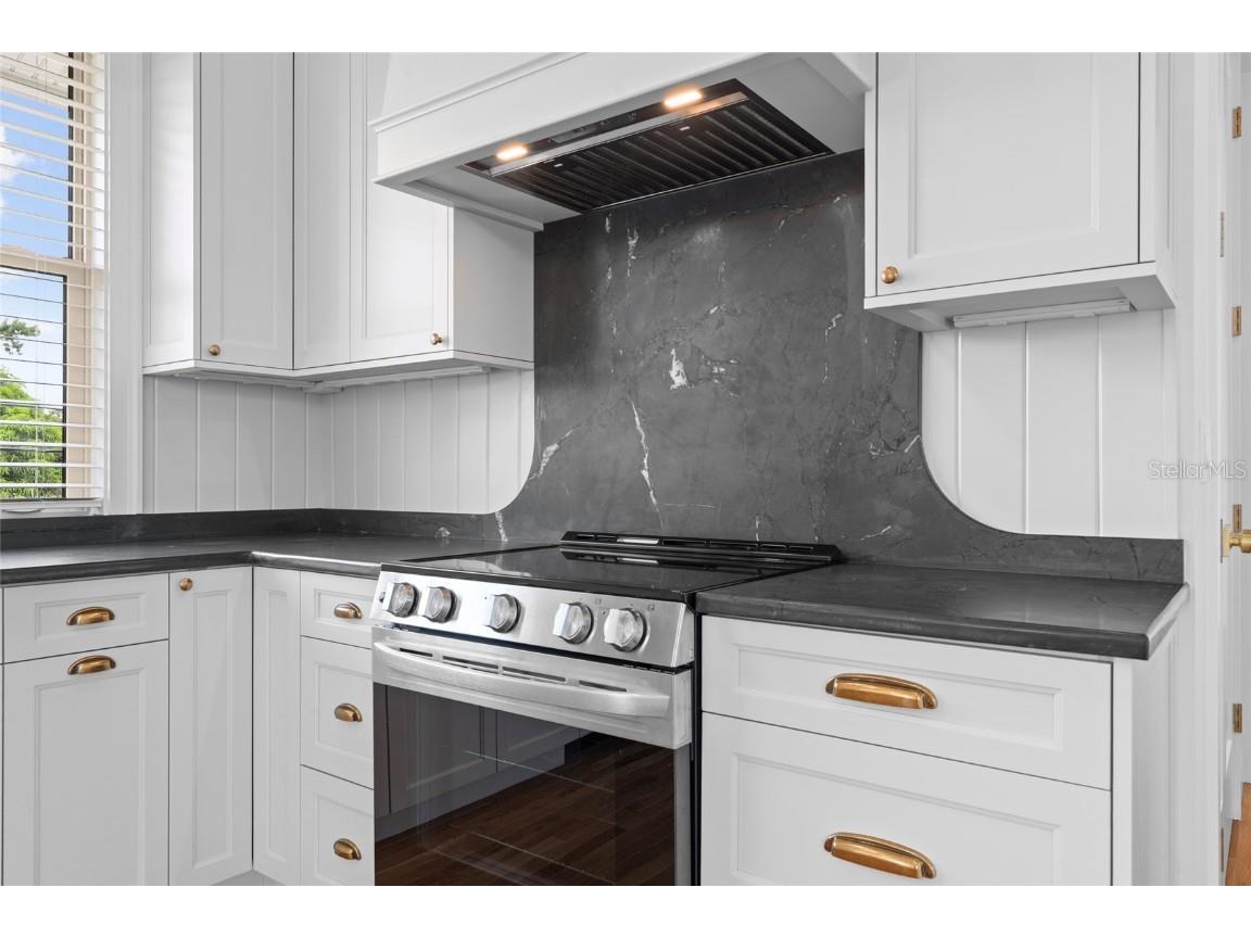 1631 31st Avenue N Saint Petersburg FL 33713 TB8410223 image12