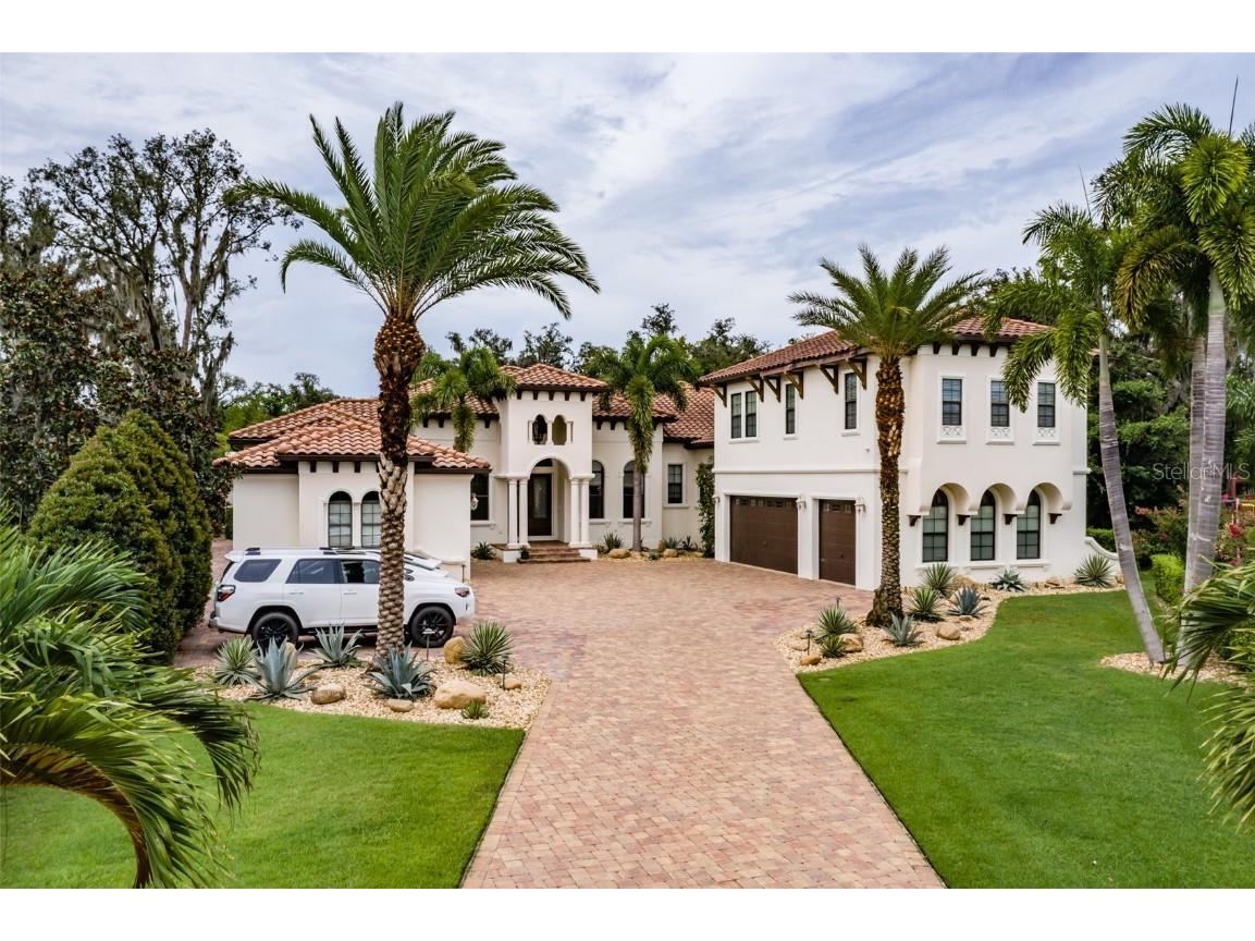 16316 Palmettoglen Court Lithia FL 33547 T3448448 image1