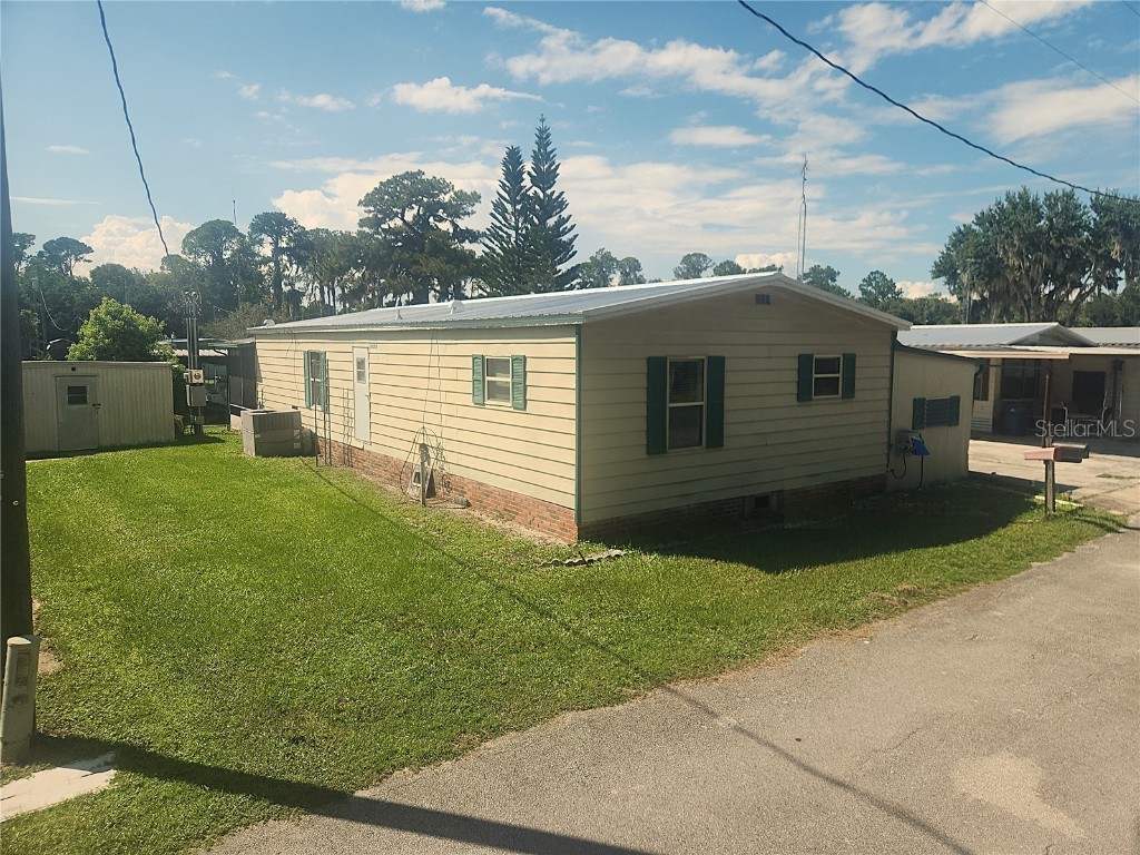 1632 Bream Drive Seville FL 32190 - LAKE GEORGE/ST JOHNS RIVER V4939866 image1