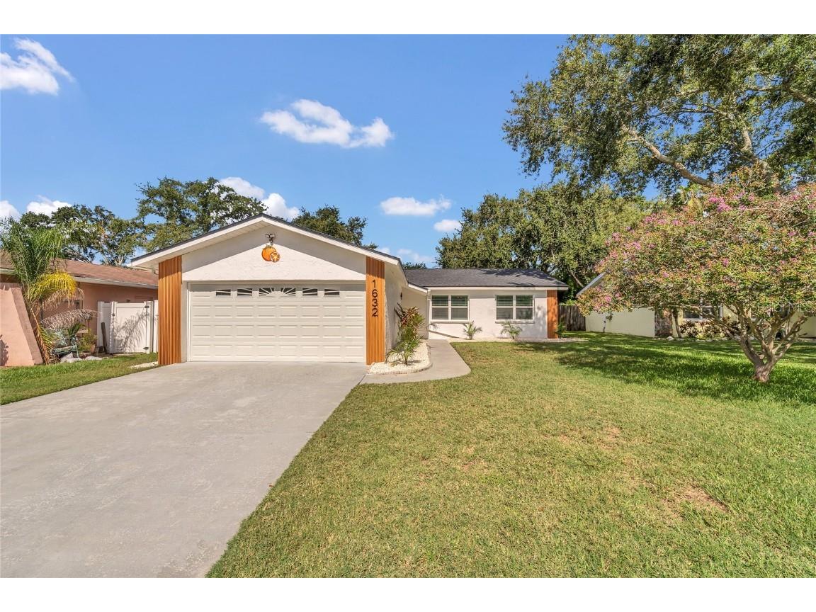 1632 St Catherine Drive E Dunedin FL 34698 TB8402801 image1