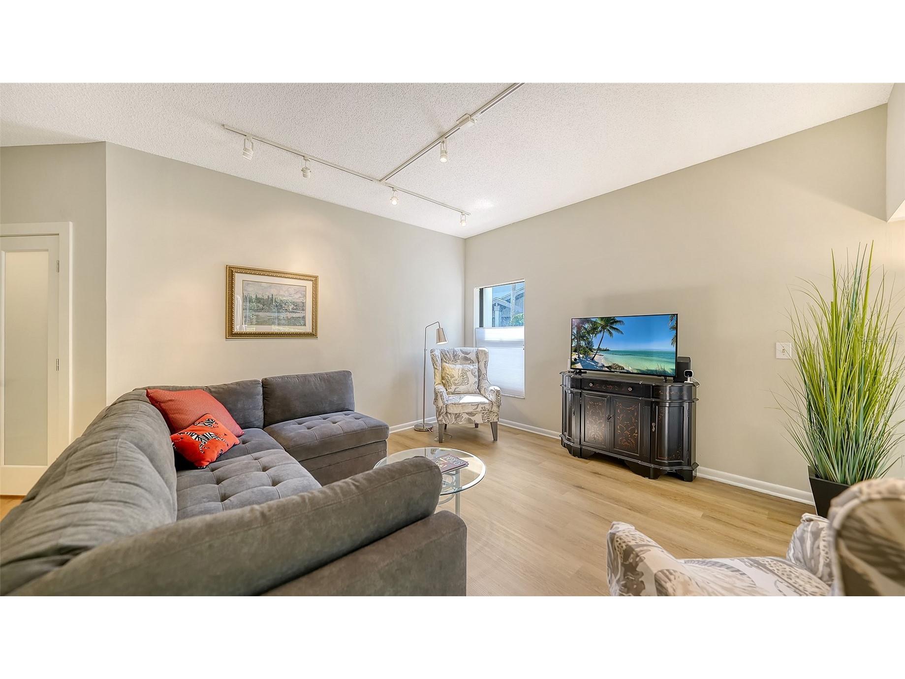 1632 Starling Drive #101 Sarasota FL 34231 A4694065 image10