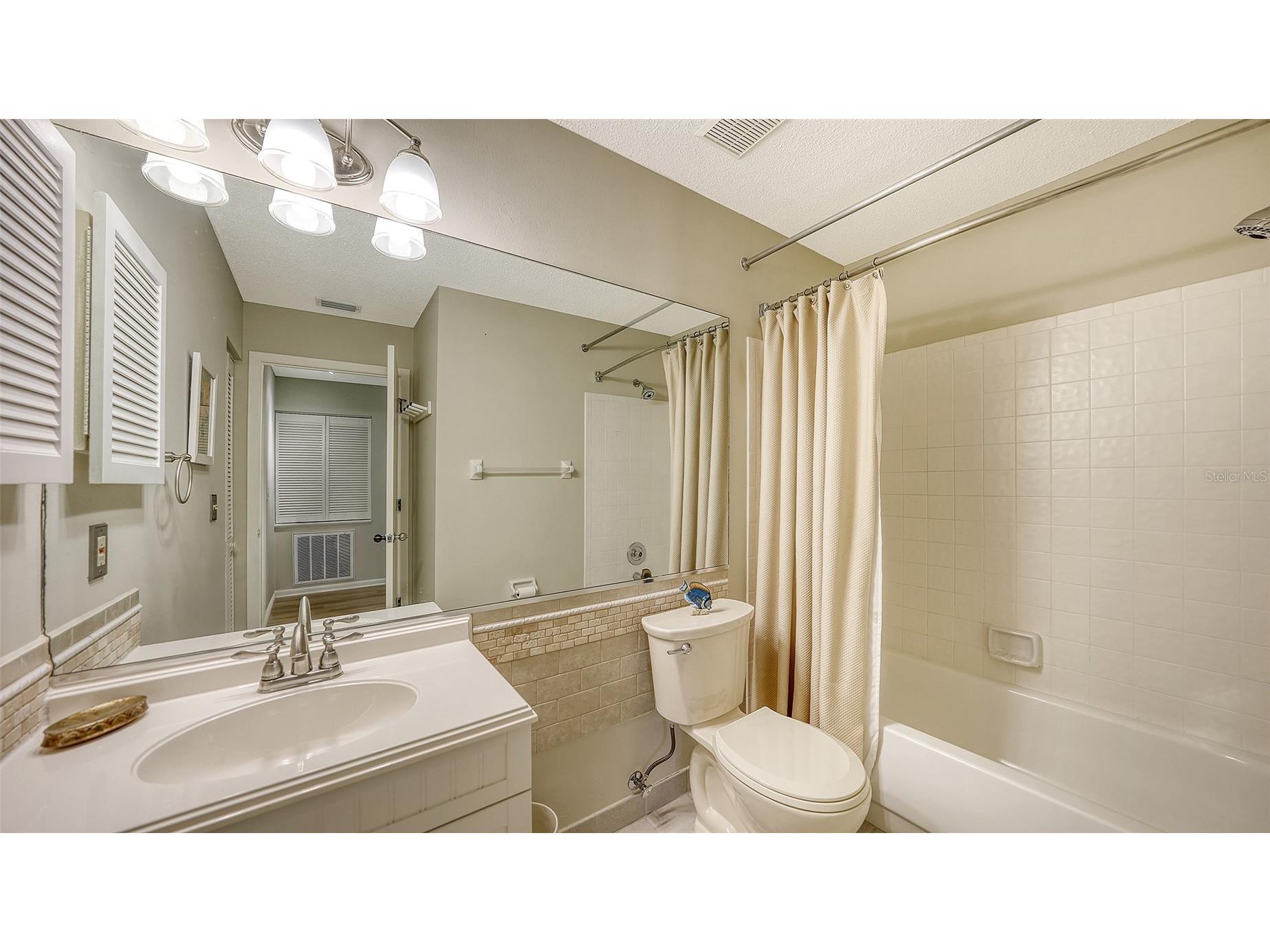 1632 Starling Drive #101 Sarasota FL 34231 A4694065 image34