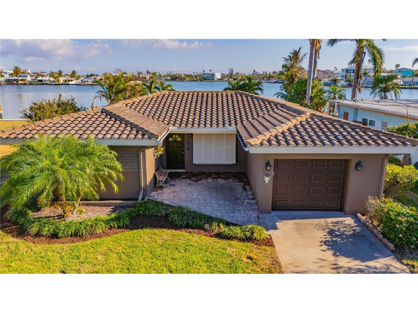 16323 Redington Drive Redington Beach FL 33708 TB8333152 image1