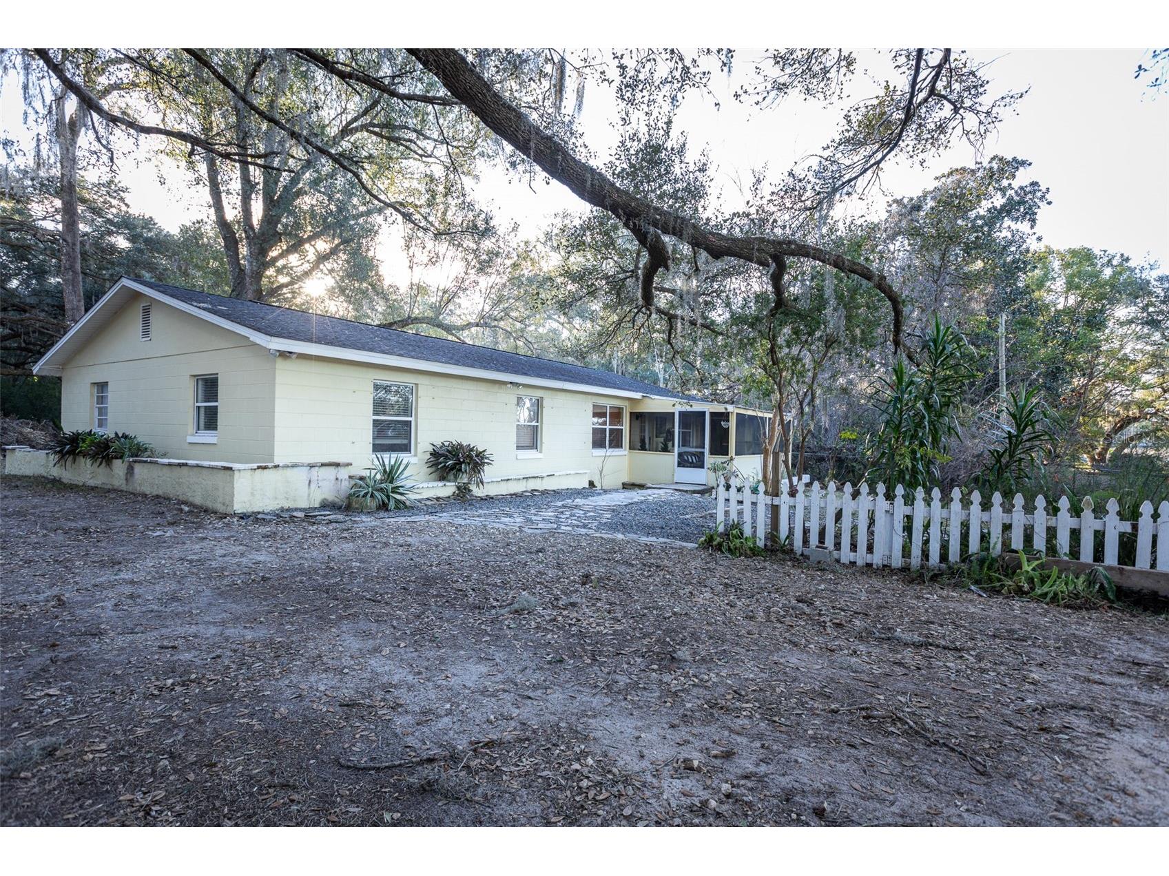 16325 Se 134th Ct Weirsdale FL 32195 V4945821 image1