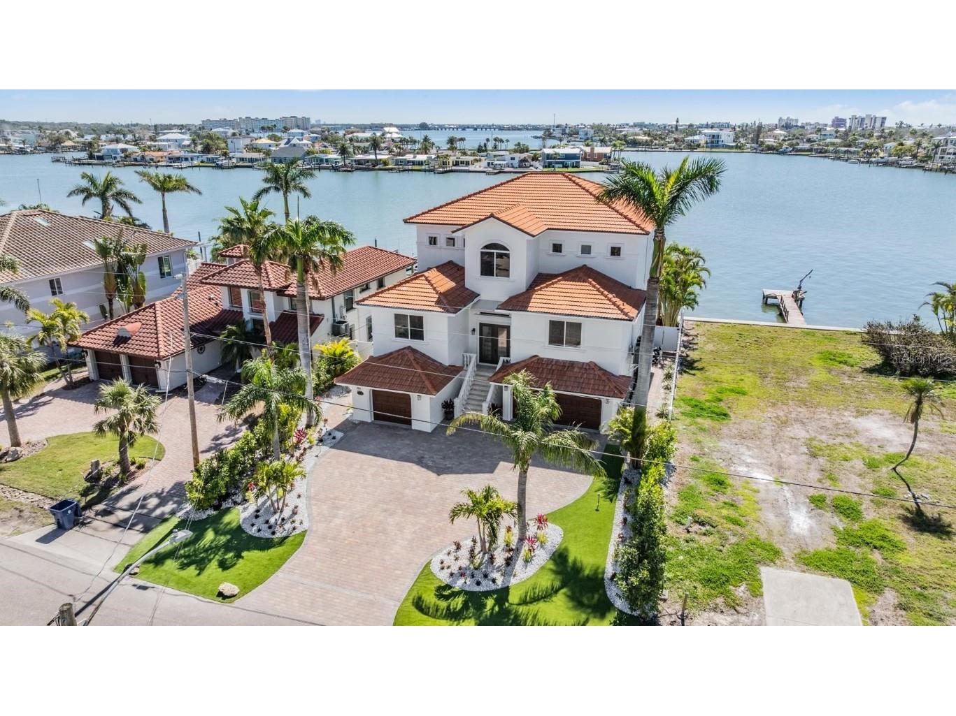 16327 Redington Drive Redington Beach FL 33708 - INTRACOASTAL WATERWAY TB8361432 image1