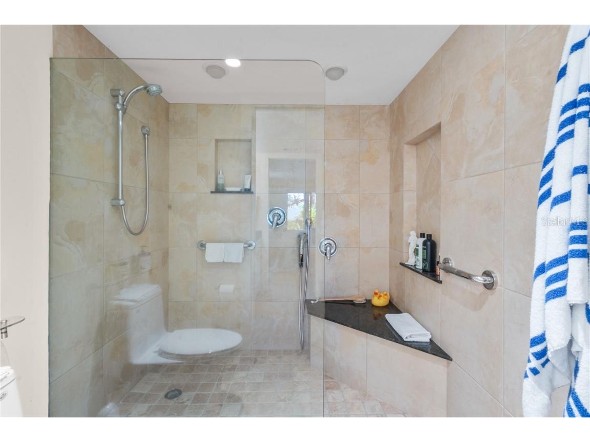 1633 Boathouse Circle #131 Sarasota FL 34231 A4675262 image25