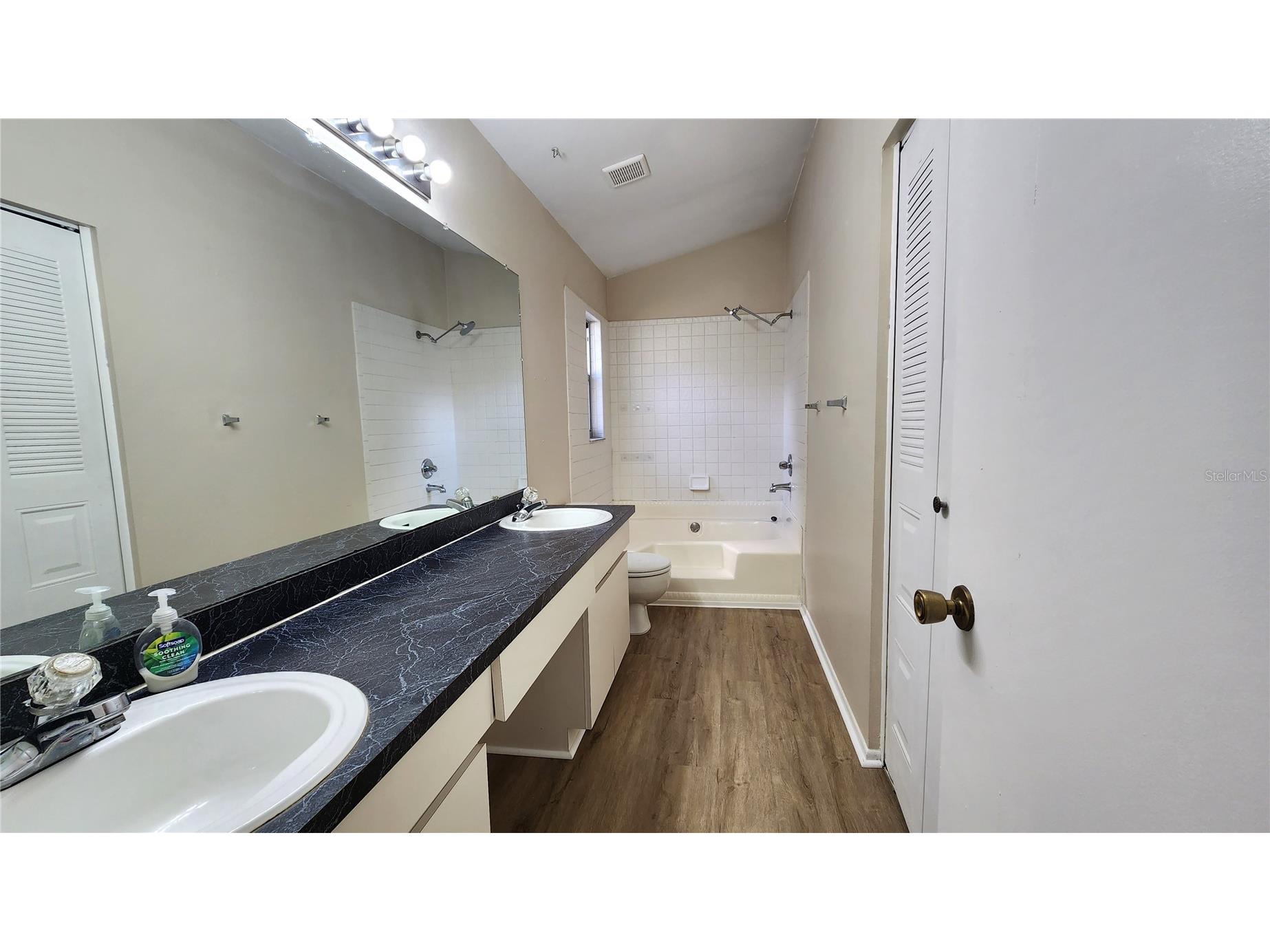 1633 Elk Spring Drive Brandon FL 33511 TB8458423 image12