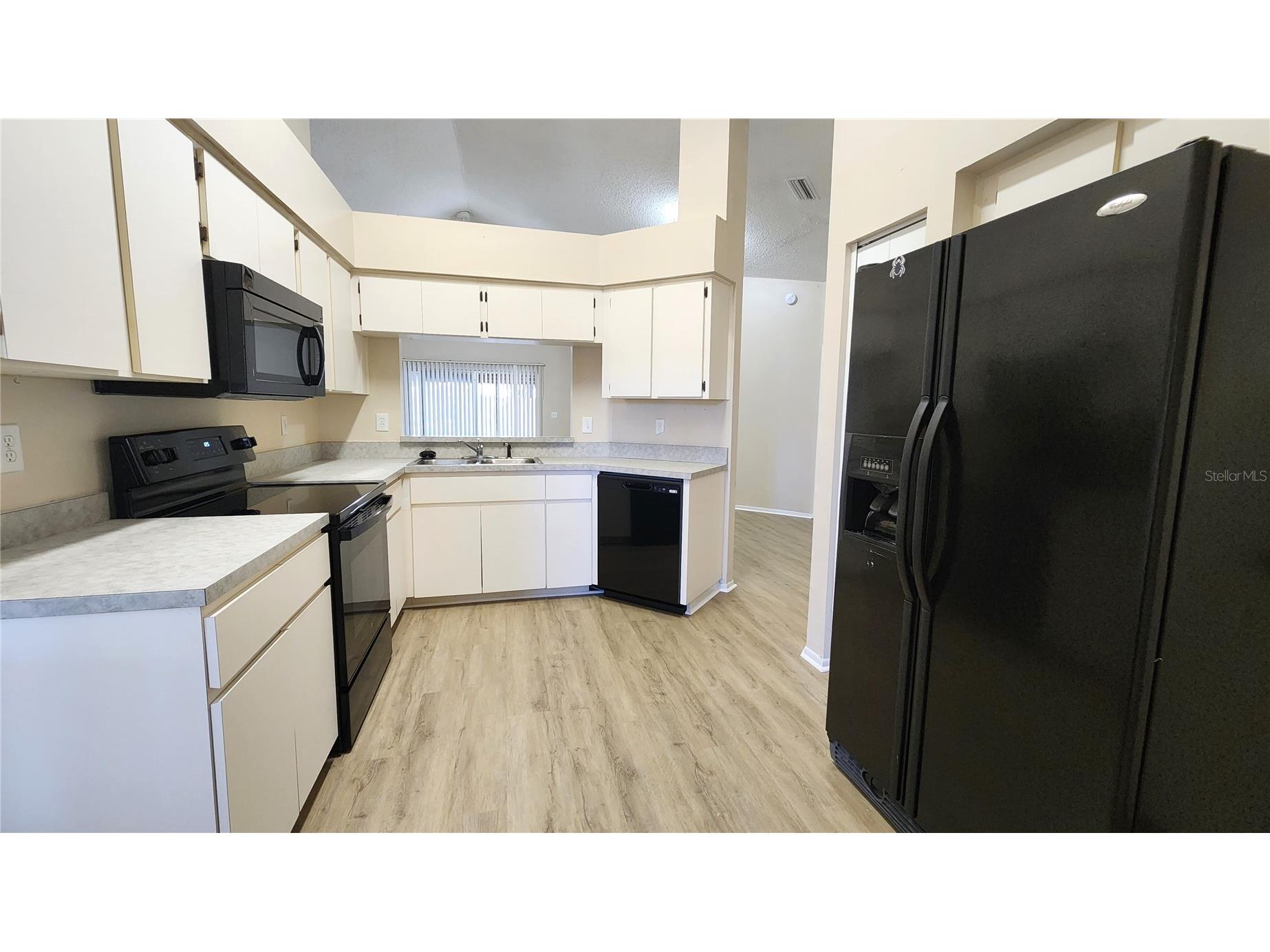 1633 Elk Spring Drive Brandon FL 33511 TB8458423 image6