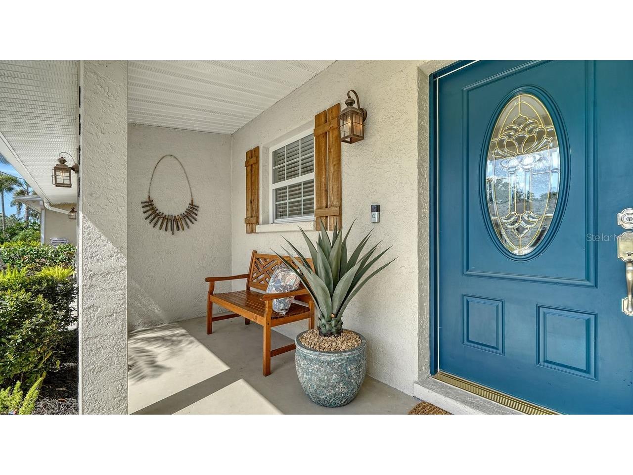 1633 Ridgewood Lane Sarasota FL 34231 A4668036 image1