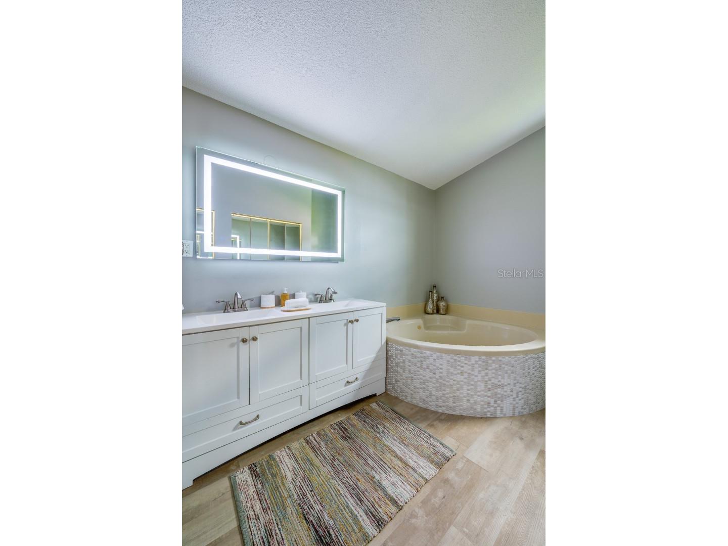 1633 Riverside Drive Daytona Beach FL 32117 A4681115 image20