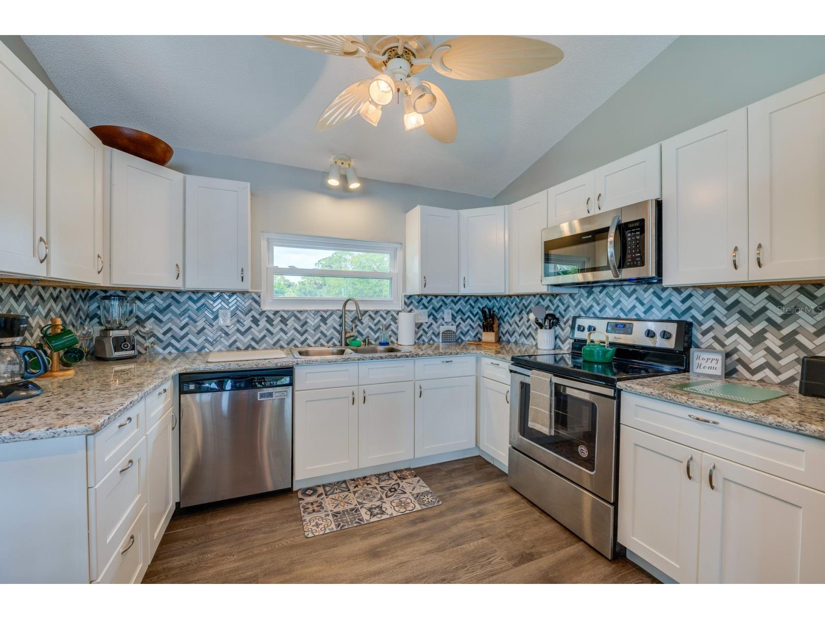 1633 Riverside Drive Daytona Beach FL 32117 A4681115 image6