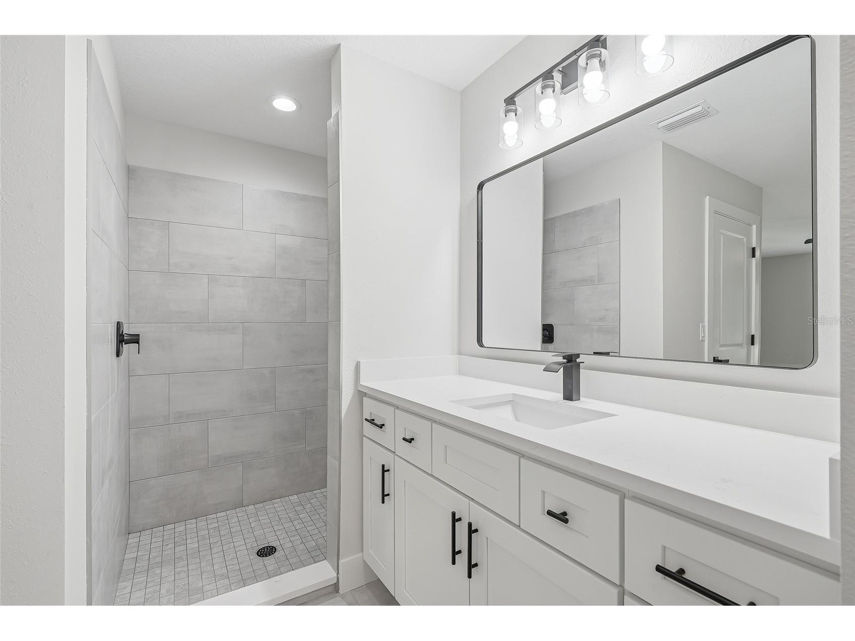 16335 Force Road Weeki Wachee FL 34614 TB8522193 image26
