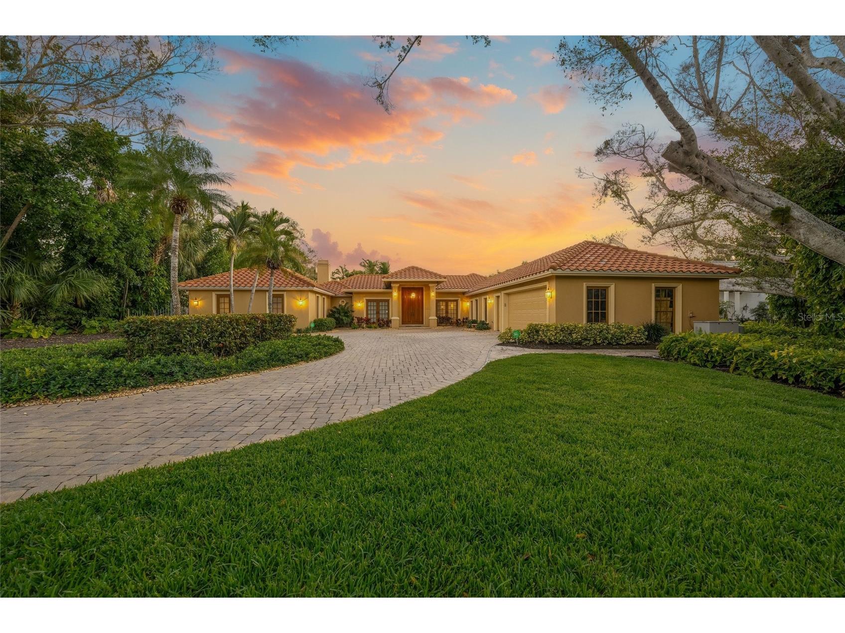 1634 N Lodge Drive Sarasota FL 34239 A4681996 image1