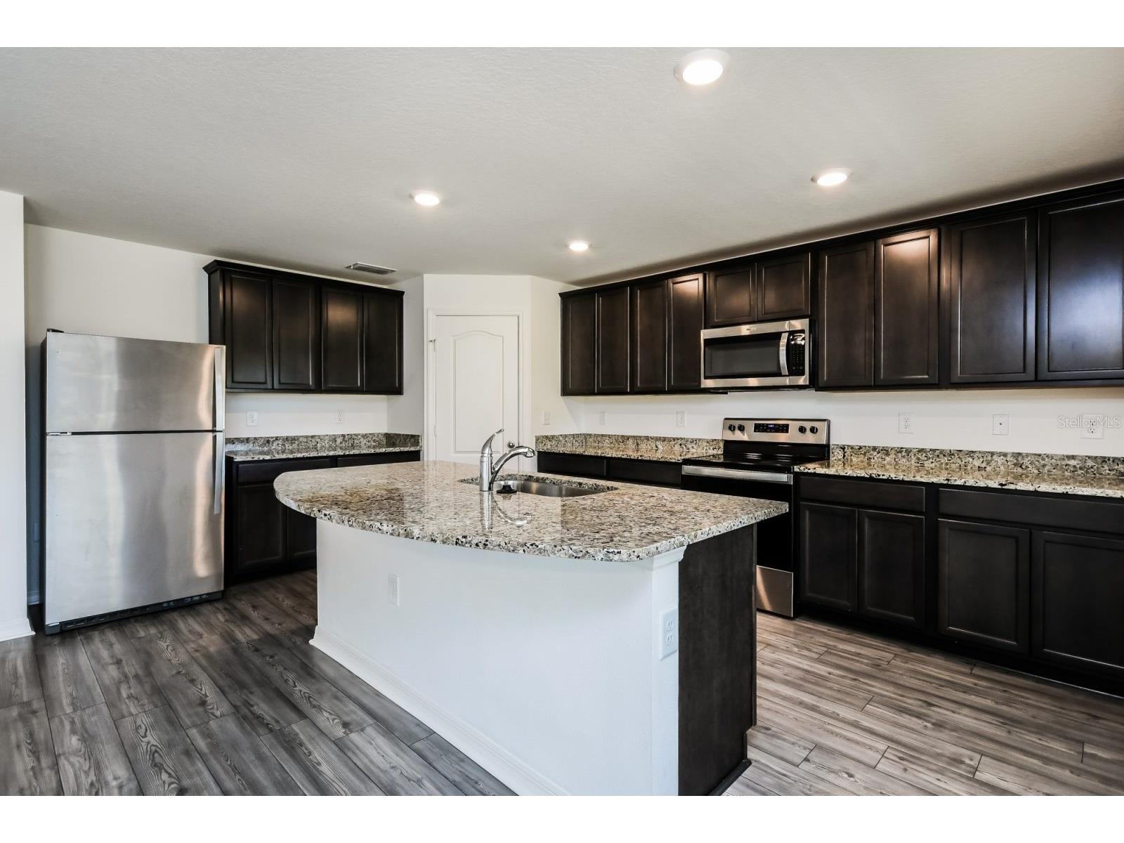 1635 Swan Lake Circle Dundee FL 33838 TB8520821 image3