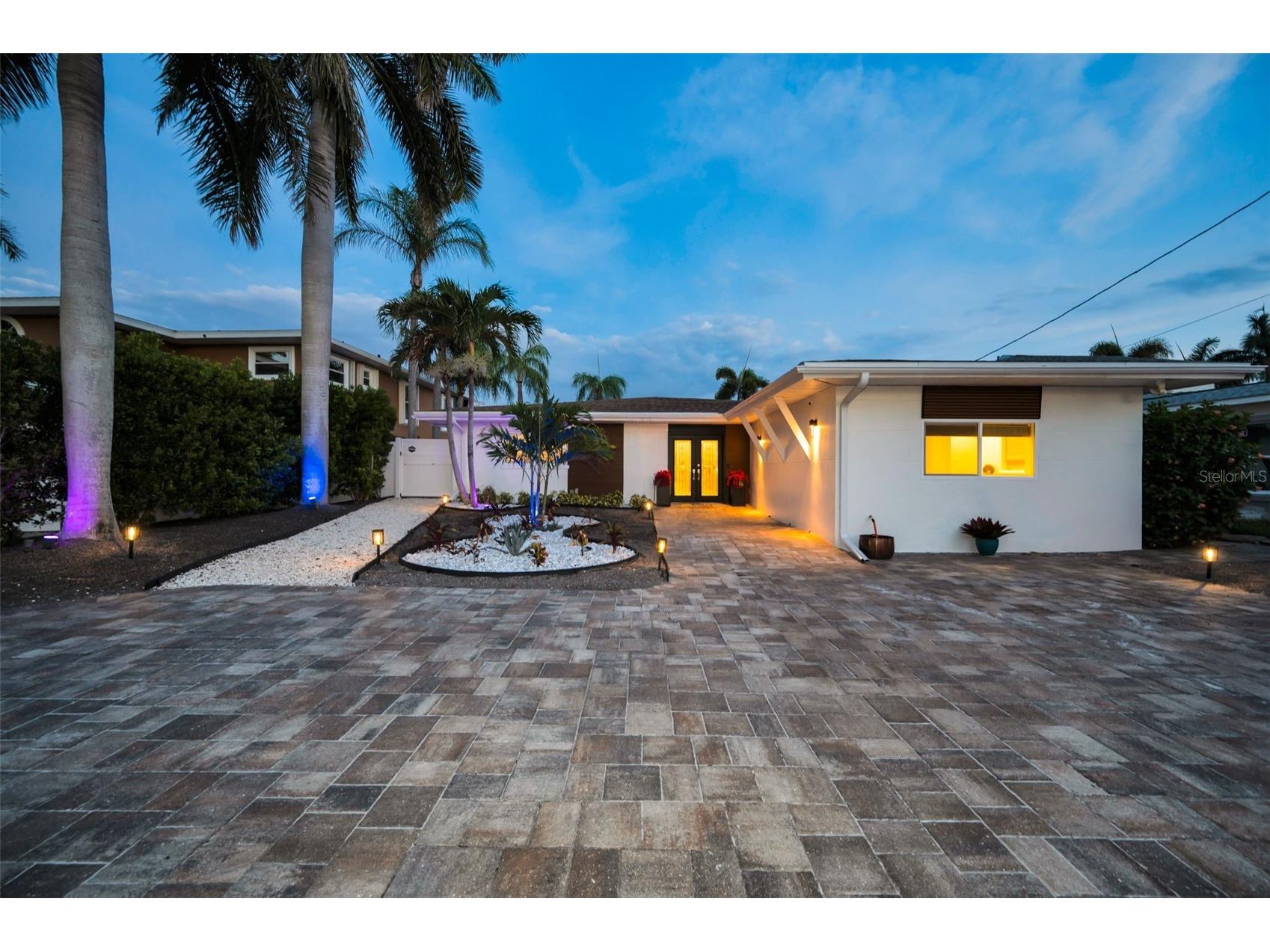 16353 Redington Drive Redington Beach FL 33708 TB8526850 image1