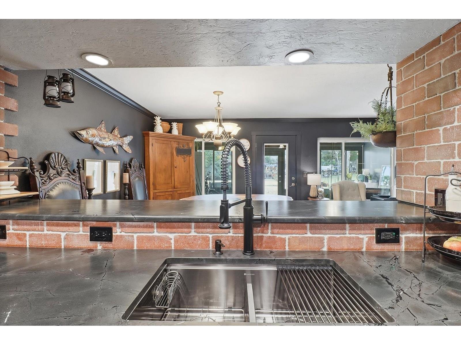 1637 SE Paradise Circle #204 Crystal River FL 34429 TB8494856 image11