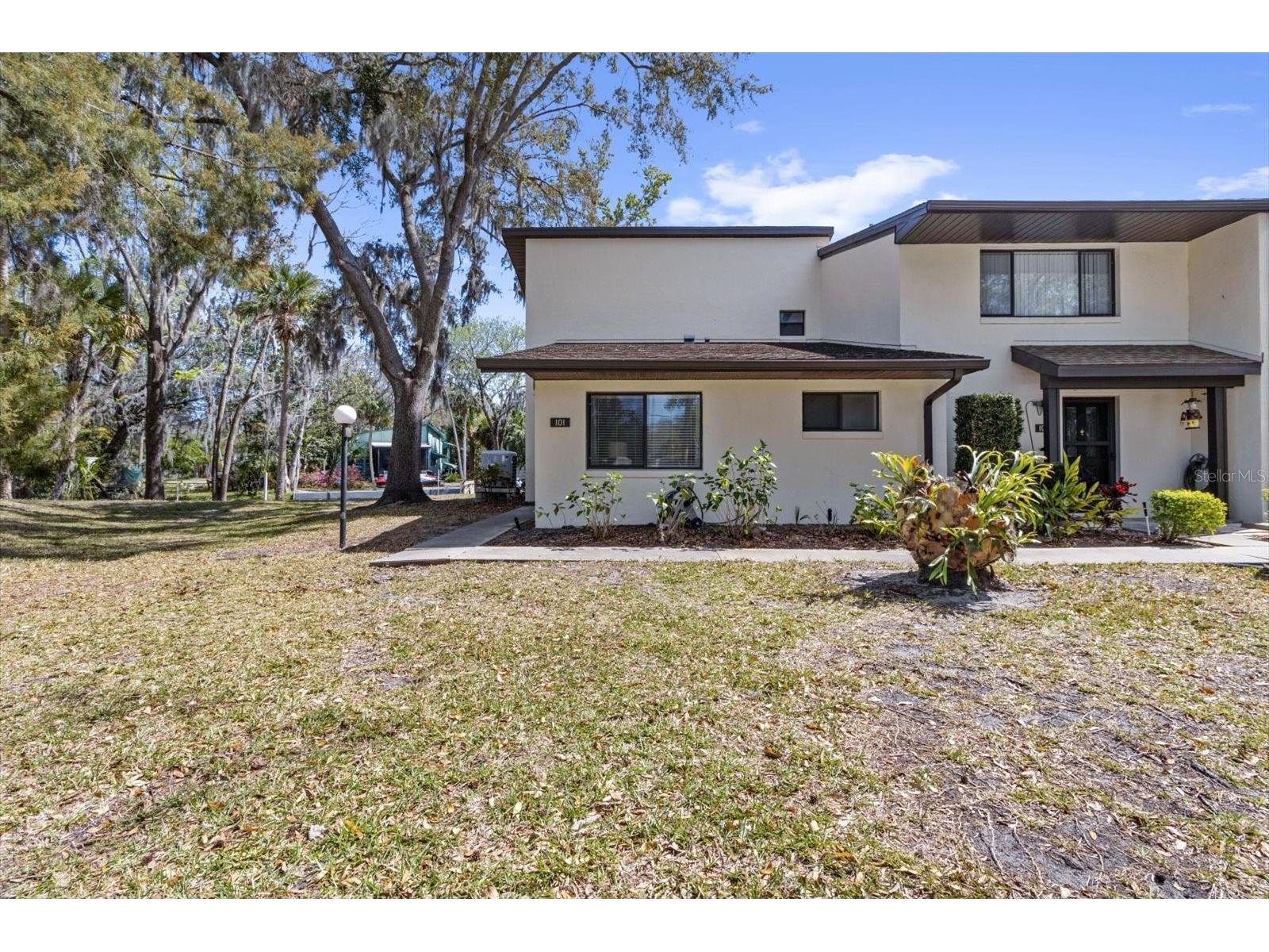 1637 SE Paradise Circle W #101 Crystal River FL 34429 TB8477419 image1