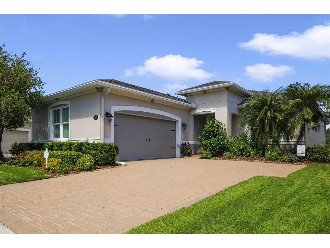 1637 Victoria Gardens Drive Deland FL 32724 V4937194 image1