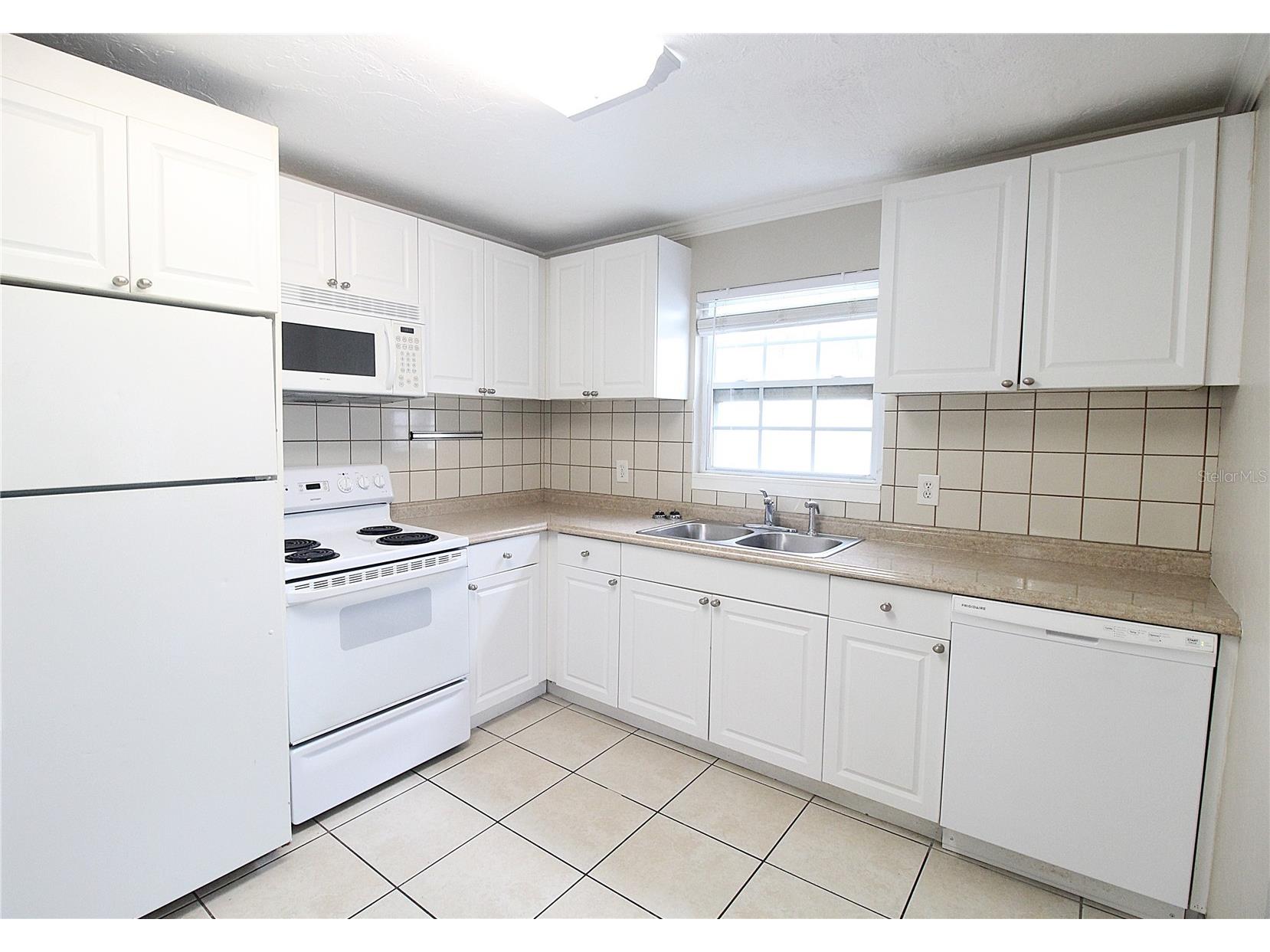 1638 Redwood Street #1 Sarasota FL 34231 A4692638 image2