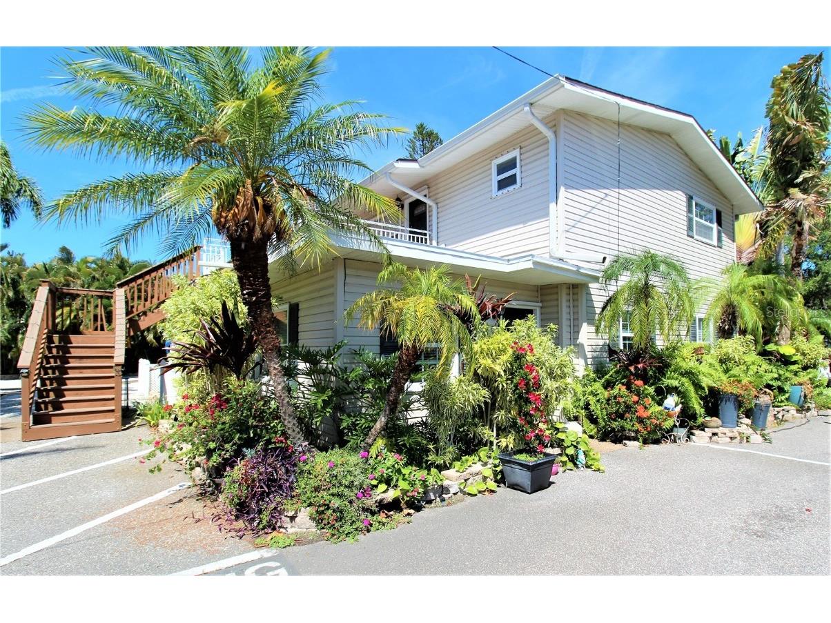 1638 Redwood Street #3 Sarasota FL 34231 A4565035 image1