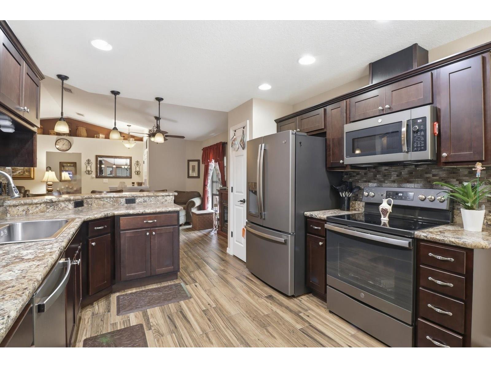 16389 Margot Road Weeki Wachee FL 34614 W7885078 image14