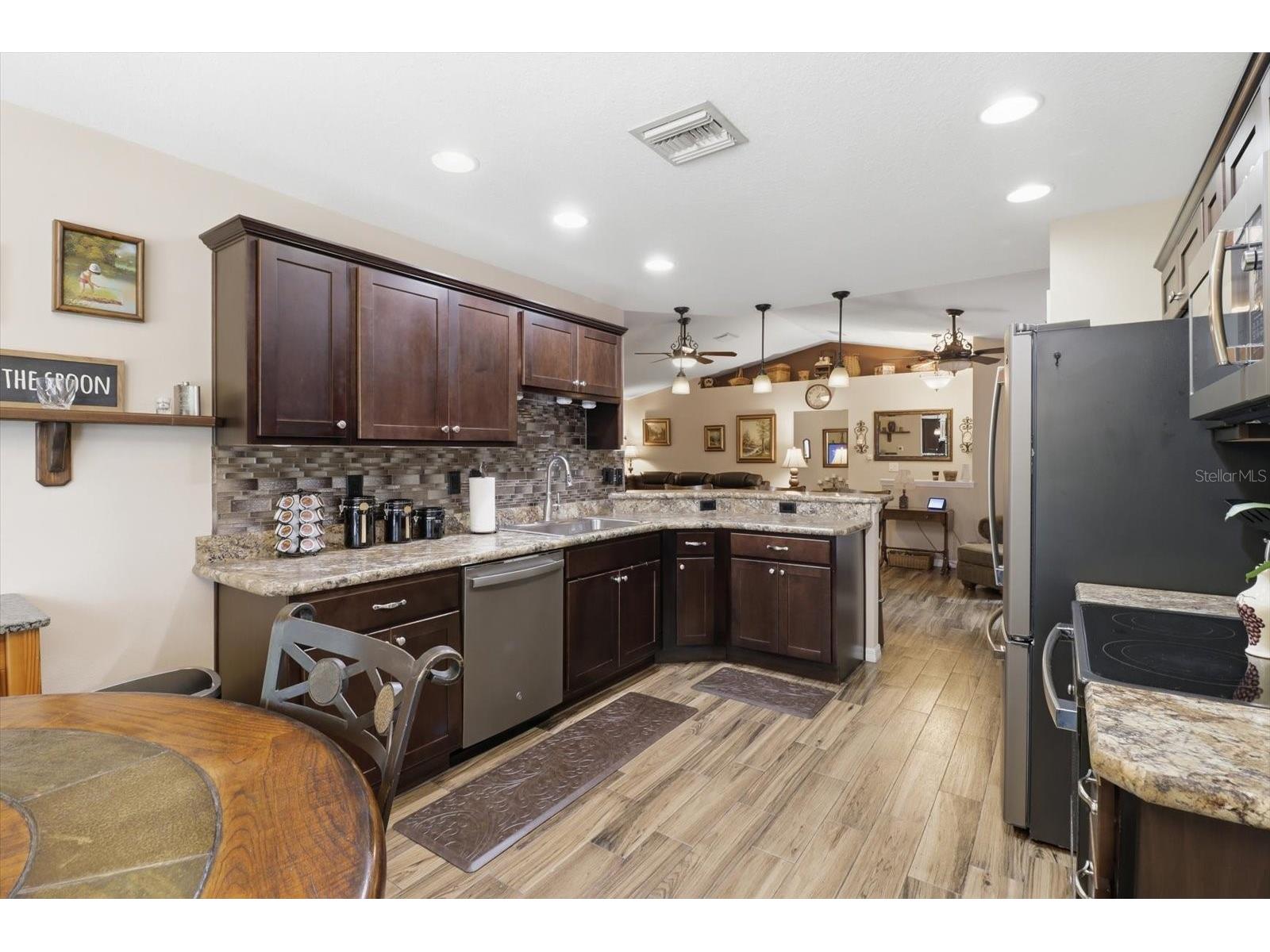 16389 Margot Road Weeki Wachee FL 34614 W7885078 image19