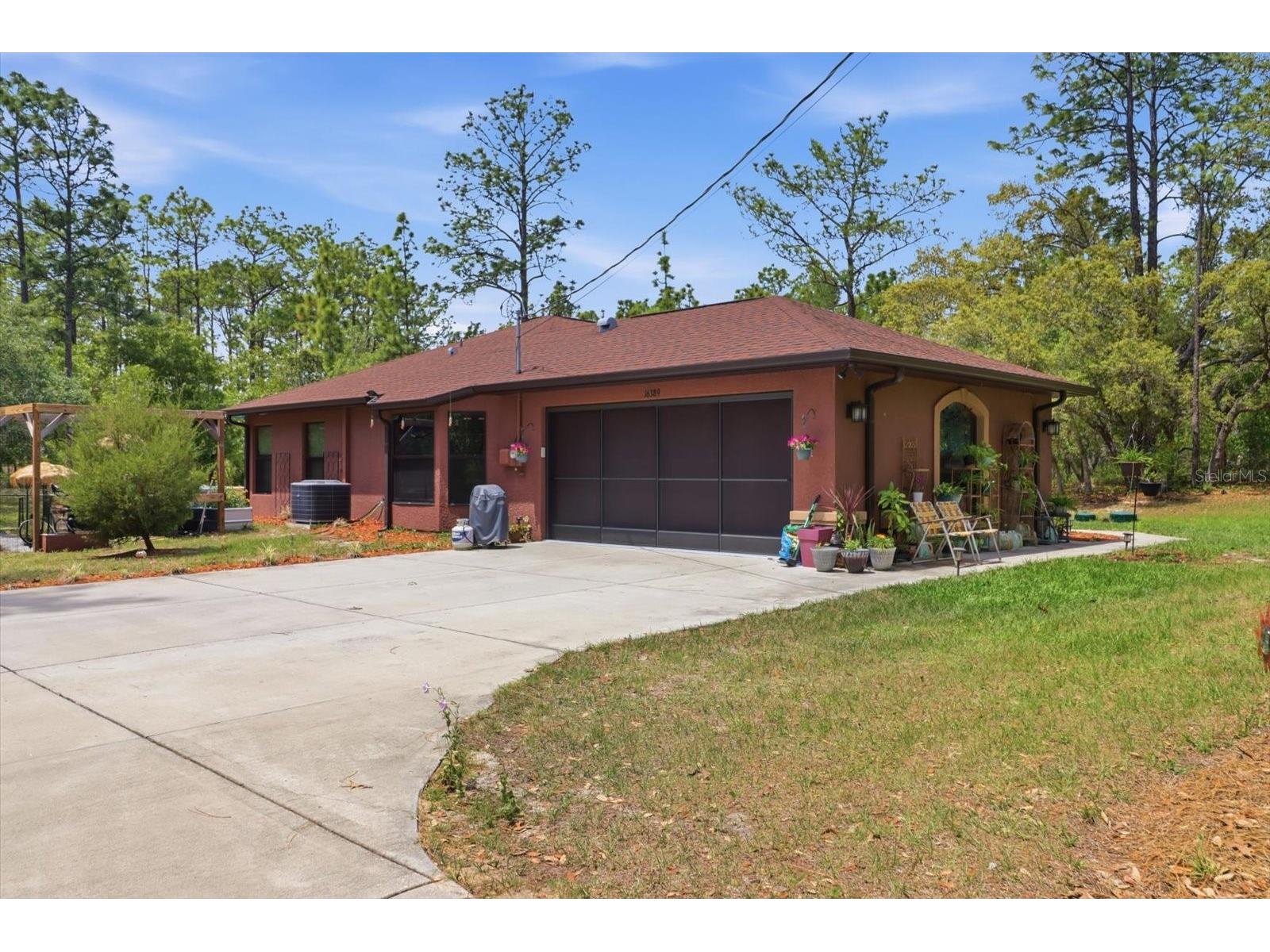 16389 Margot Road Weeki Wachee FL 34614 W7885078 image2