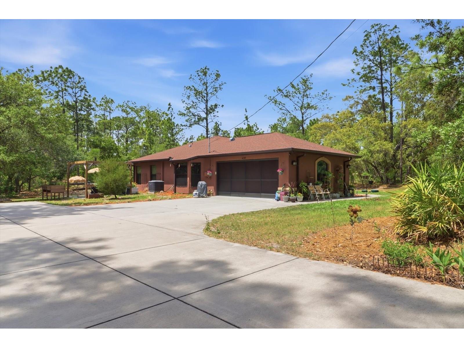 16389 Margot Road Weeki Wachee FL 34614 W7885078 image3