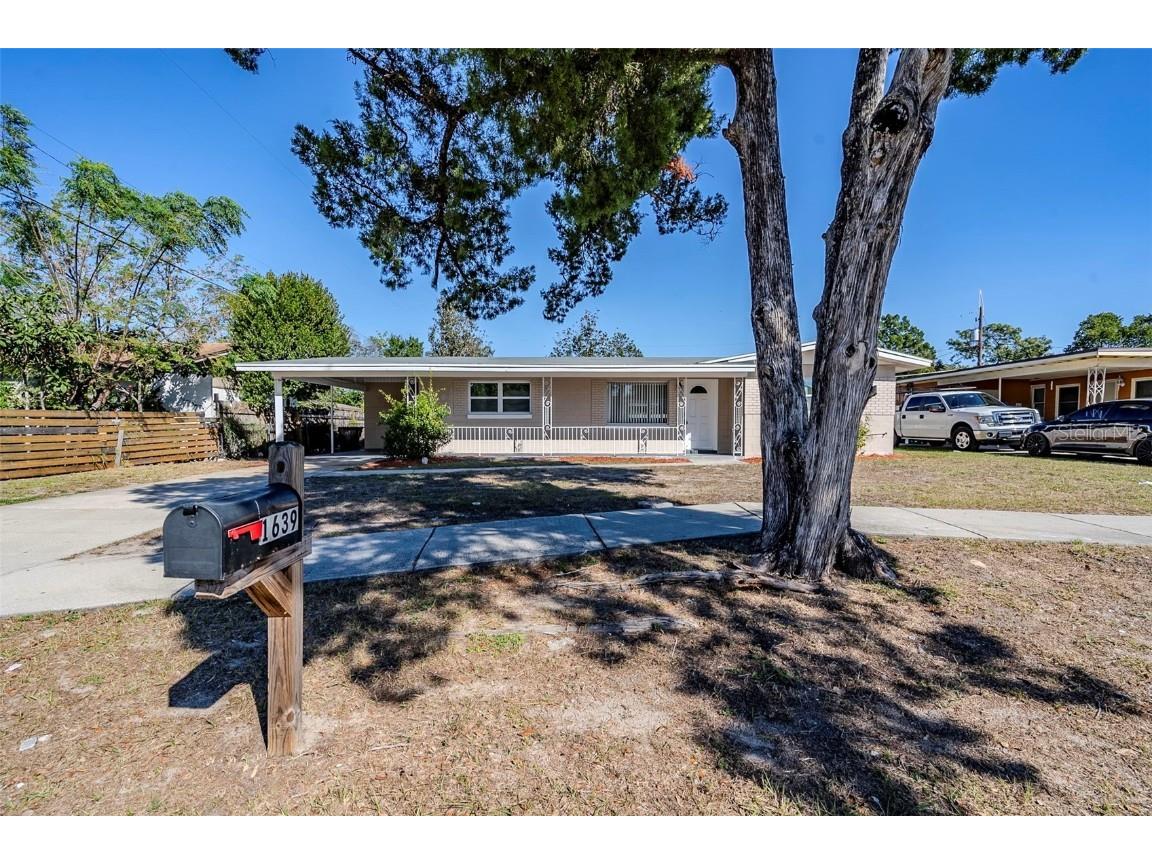 1639 Hialeah Street Orlando FL 32808 O6268567 image1