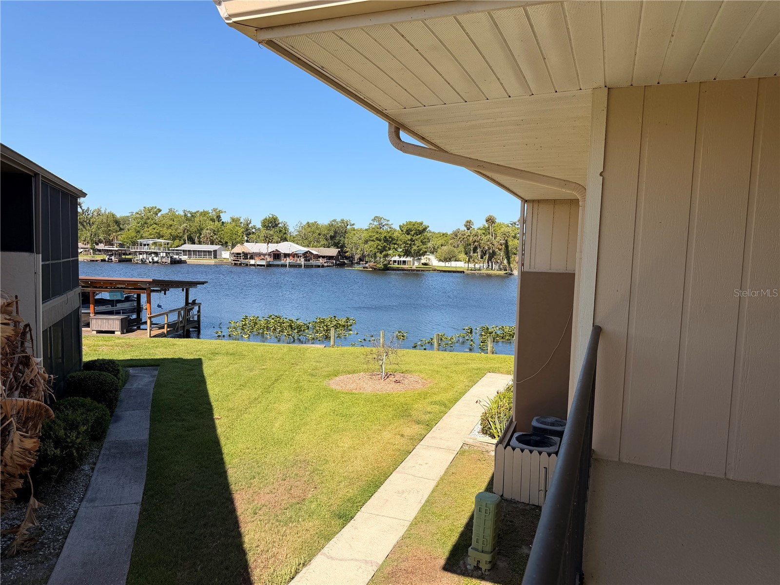 1640 Juno Tr #205B Astor FL 32102 - ST JOHN'S RIVER R4911087 image2