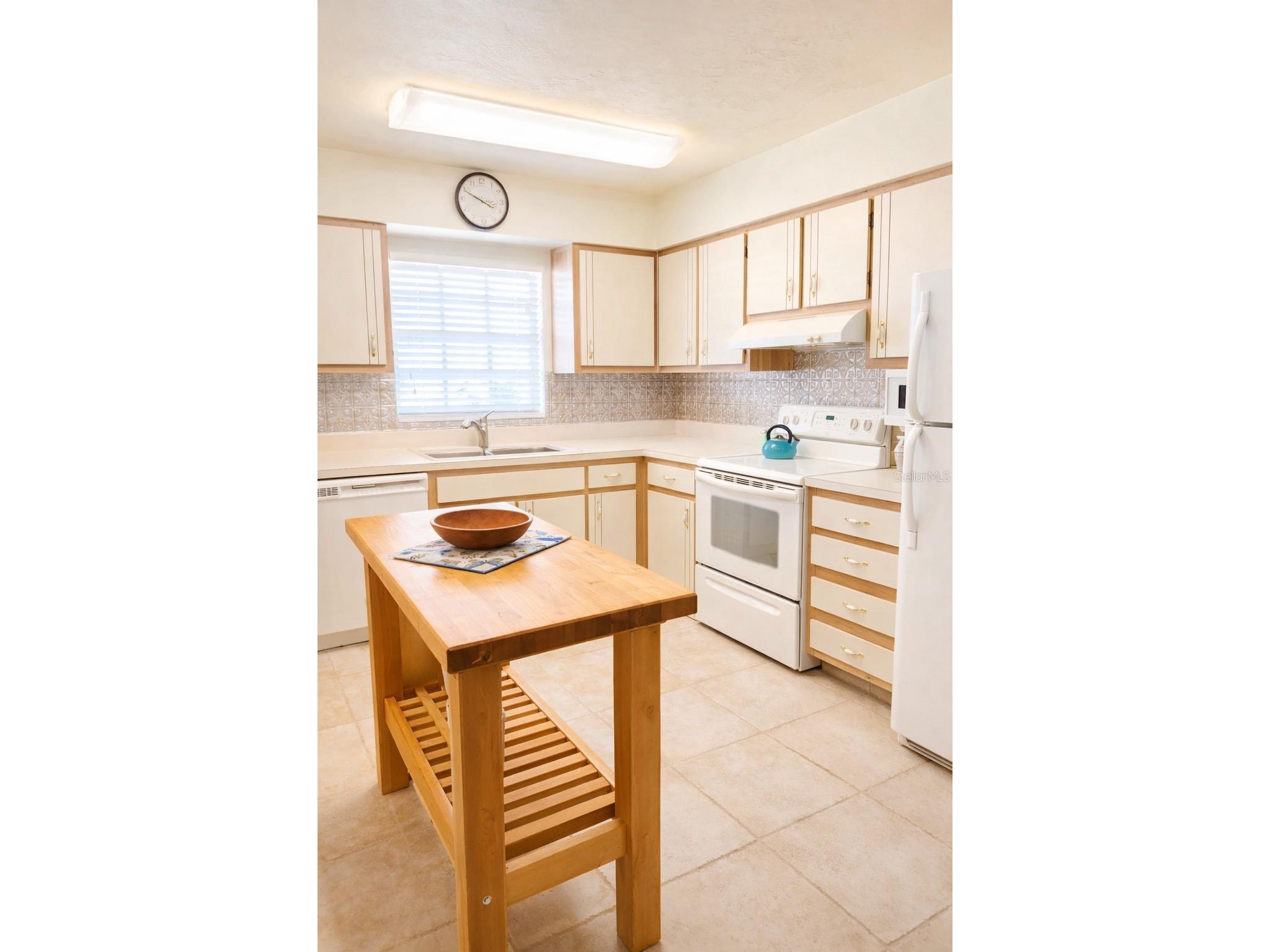 1640 Juno Trail #103F Astor FL 32102 V4946937 image4