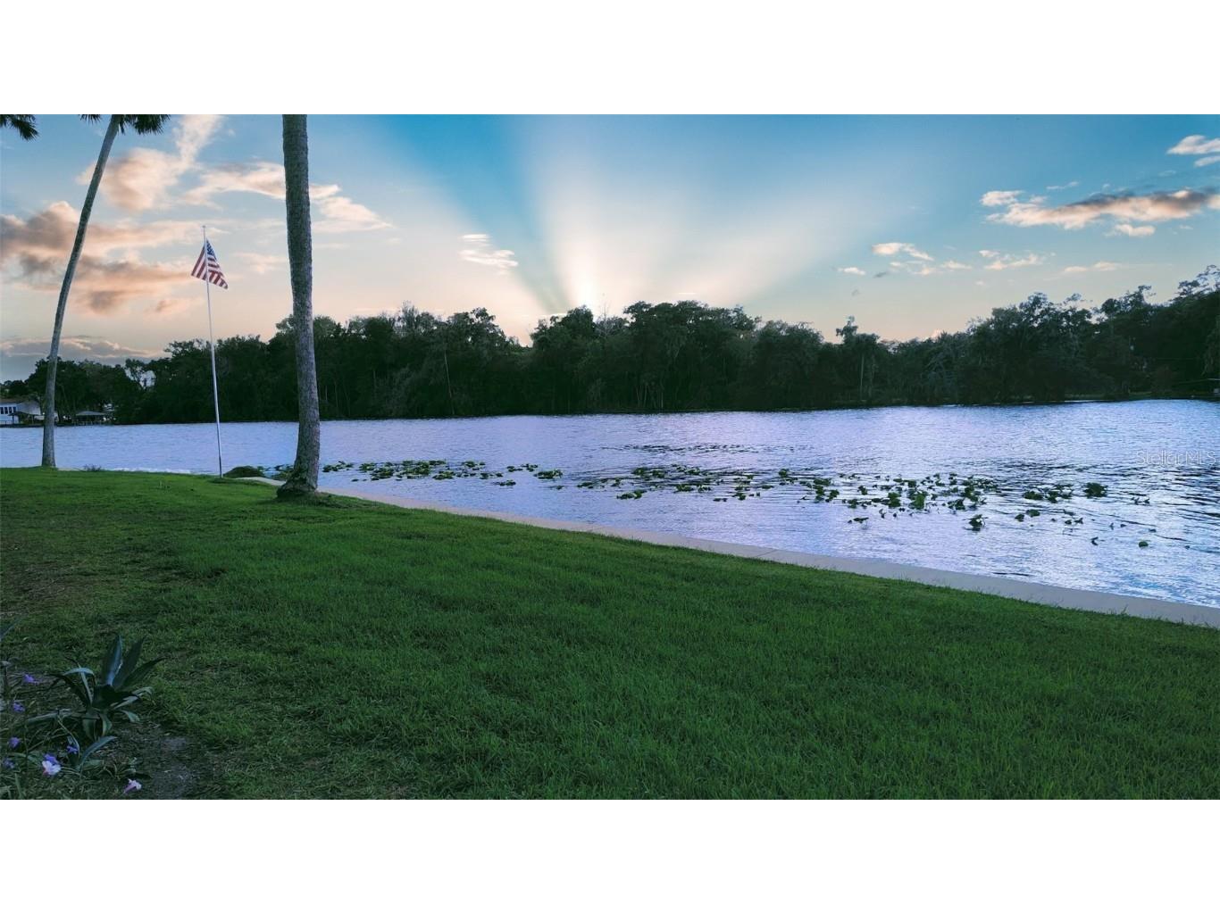 1640 Juno Trail #204G Astor FL 32102 V4932806 image1