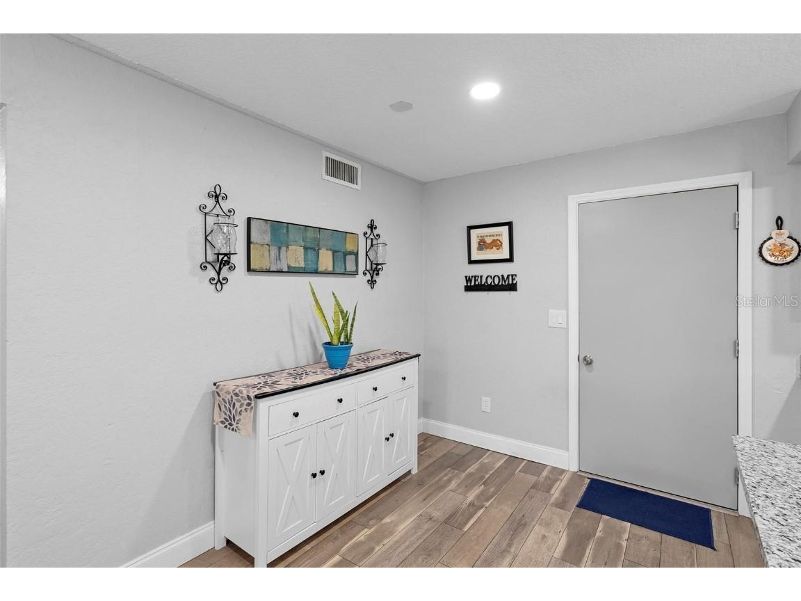 1640 Juno Trail #205A Astor FL 32102 - St. Johns V4939562 image6