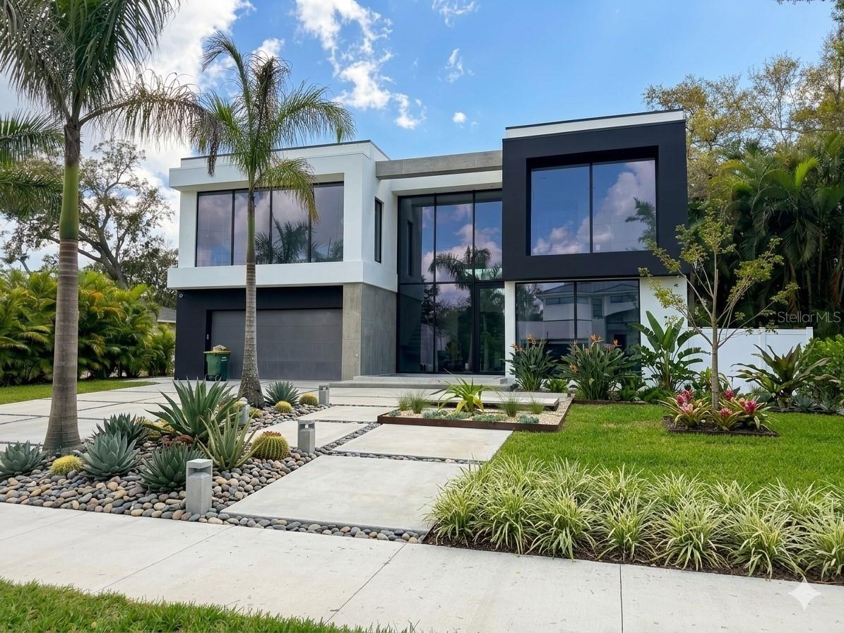1640 Waldemere Street Sarasota FL 34239 A4685215 image1