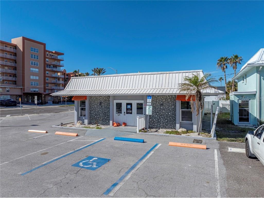 16401 Gulf Boulevard Redington Beach FL 33708 TB8347351 image39